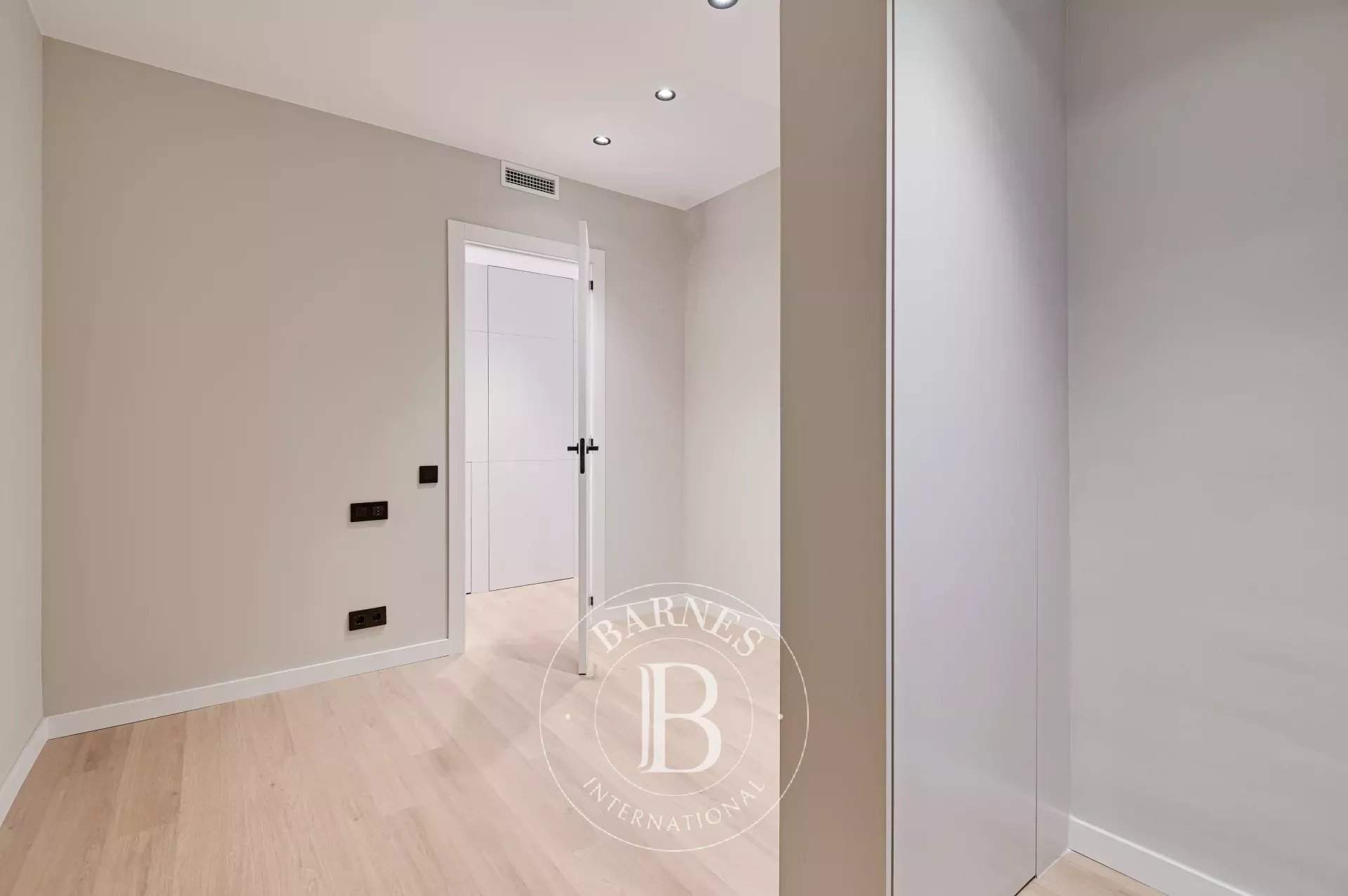 Barcelona  - Apartment 3 Bedrooms - picture 20