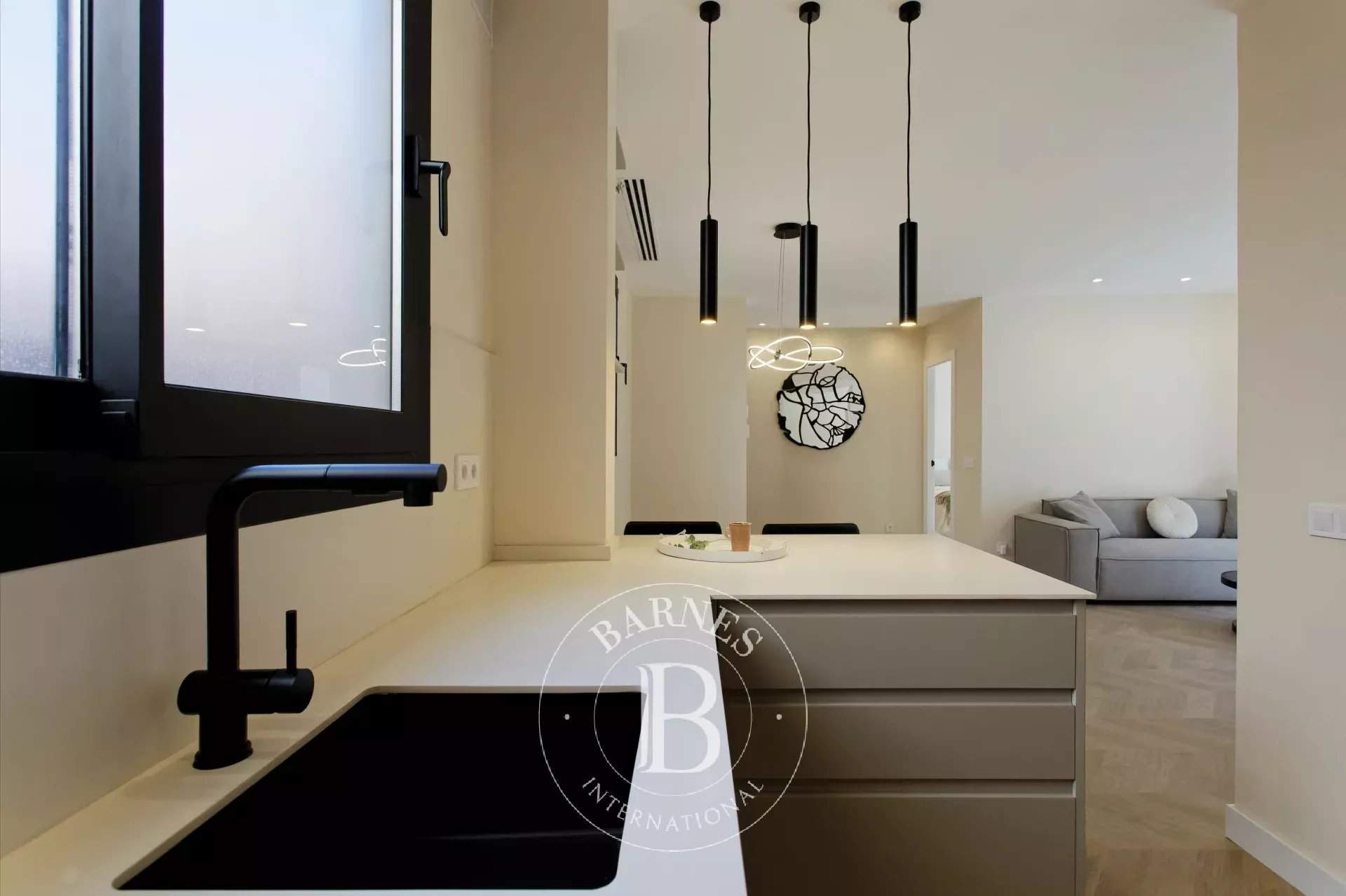 Barcelona  - Piso  - picture 16