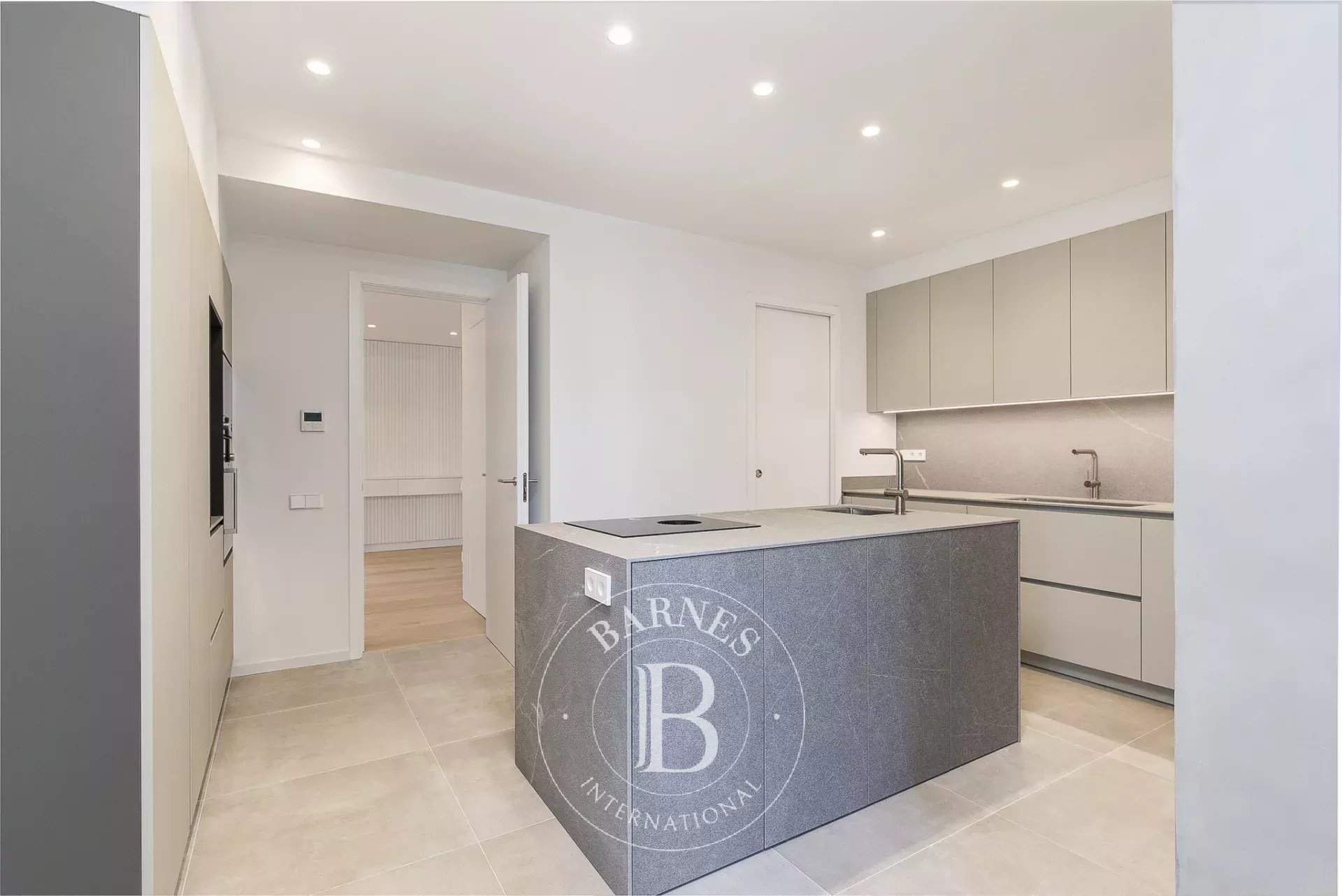 Barcelona  - Apartment 4 Bedrooms - picture 16