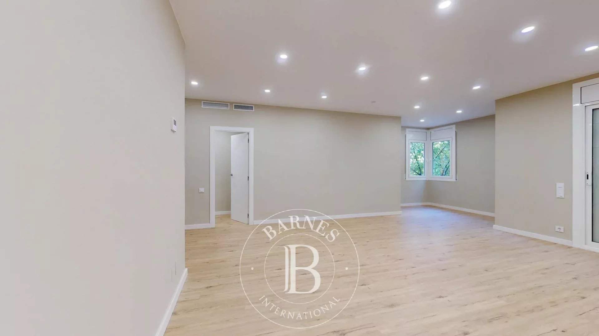 Barcelona  - Apartment 3 Bedrooms - picture 8