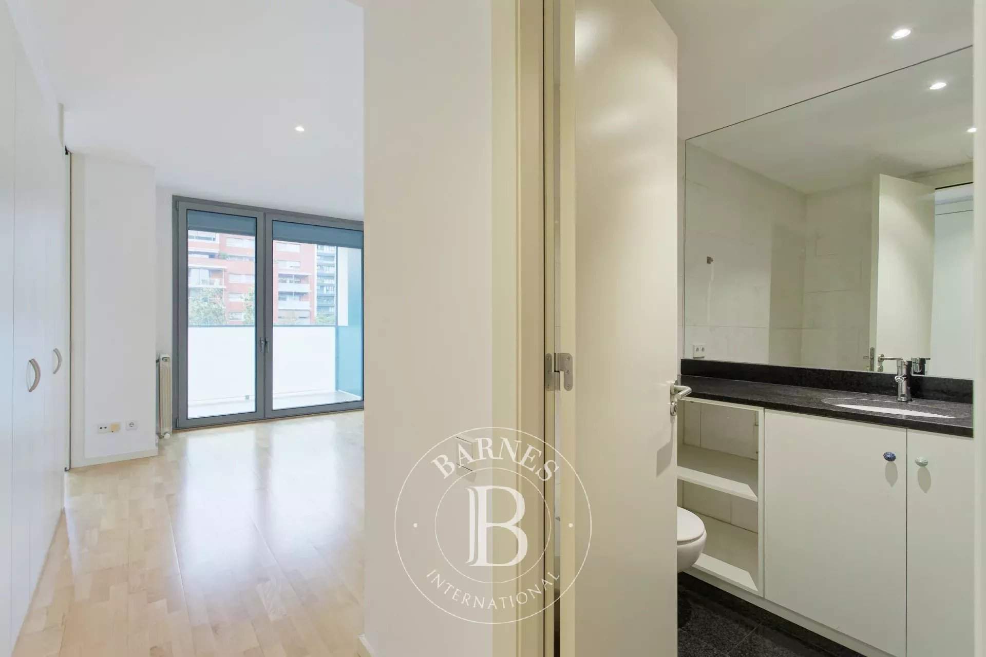 Barcelona  - Apartment 6 Bedrooms - picture 11