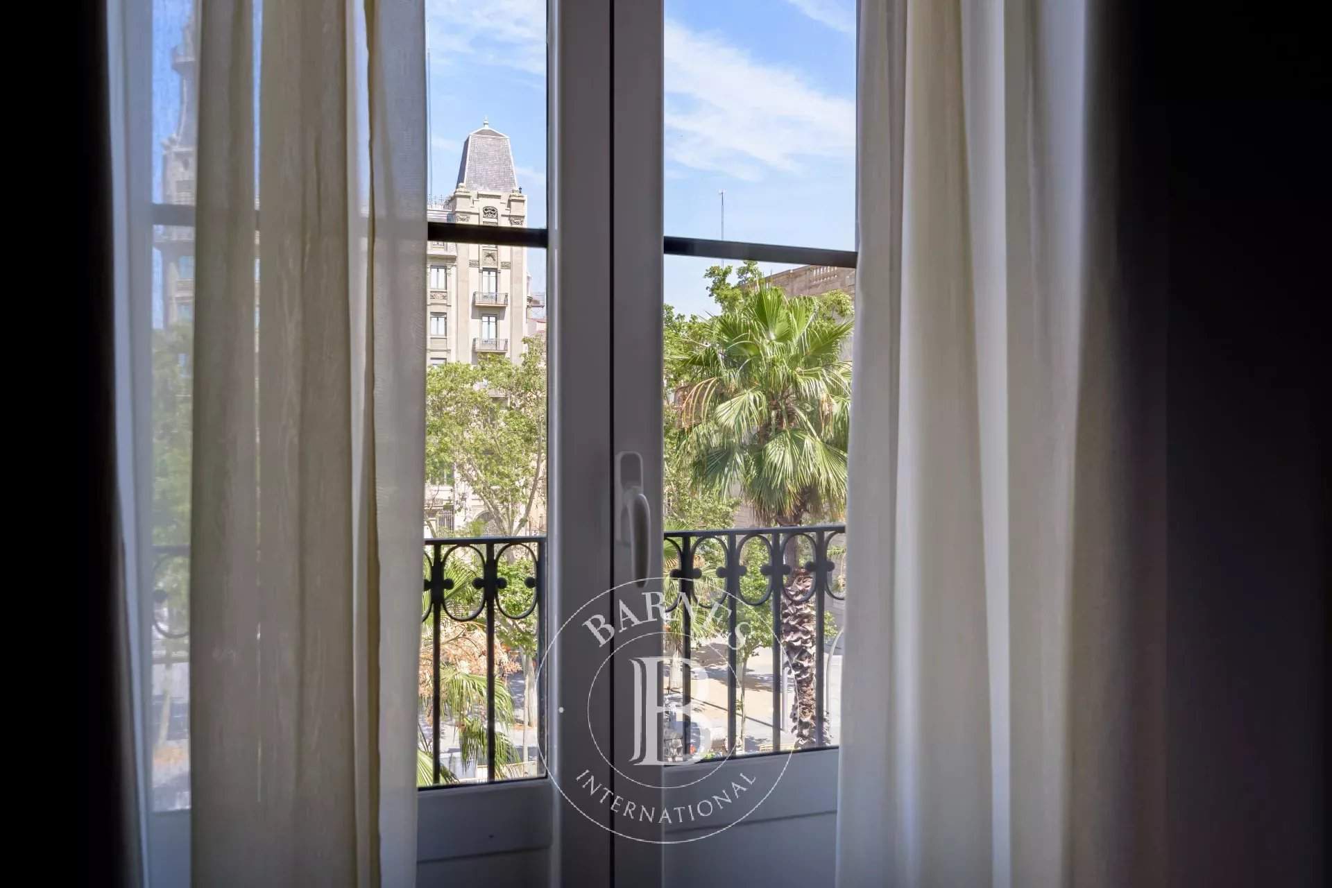 Barcelona  - Piso  - picture 14