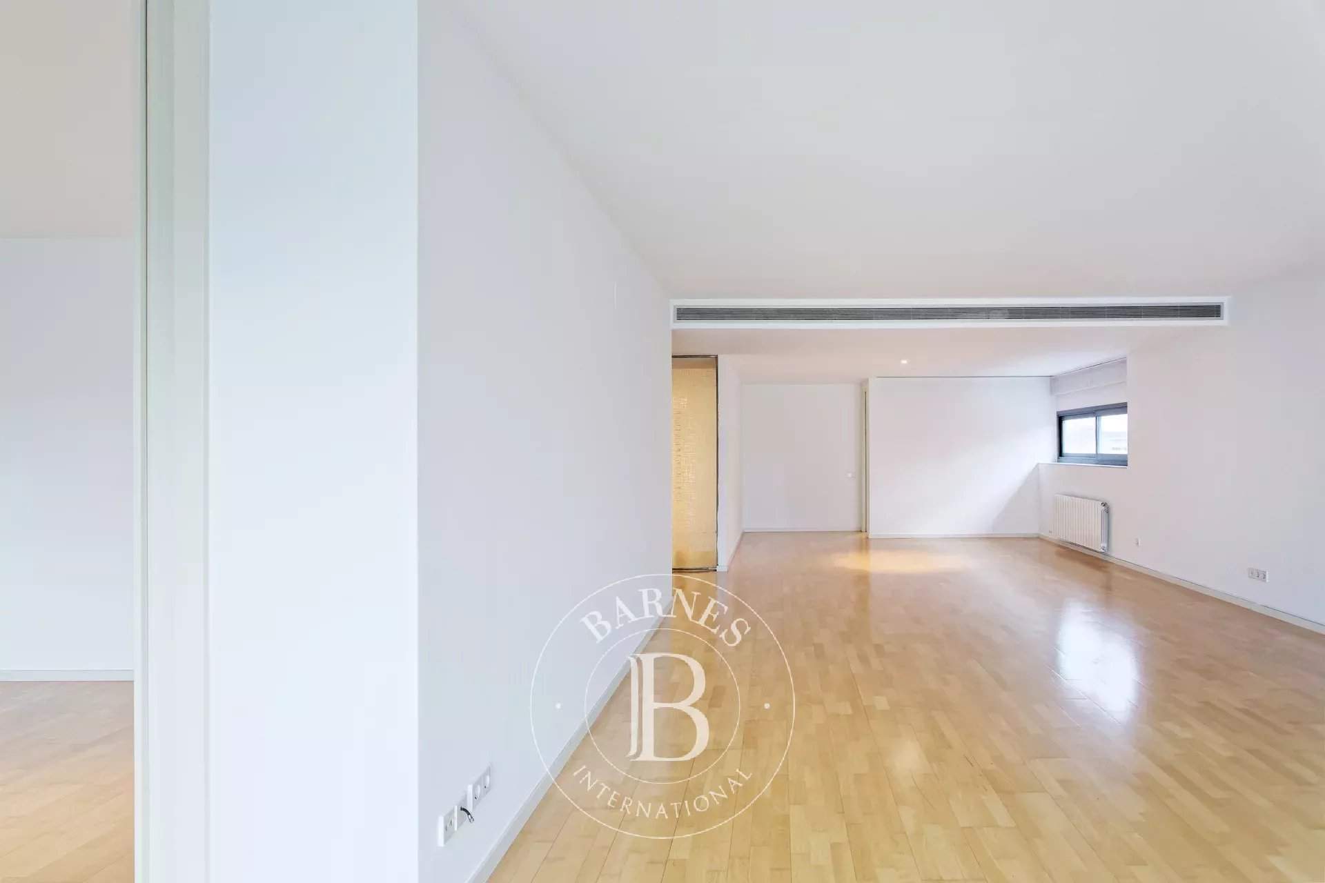 Barcelona  - Apartment 6 Bedrooms - picture 8