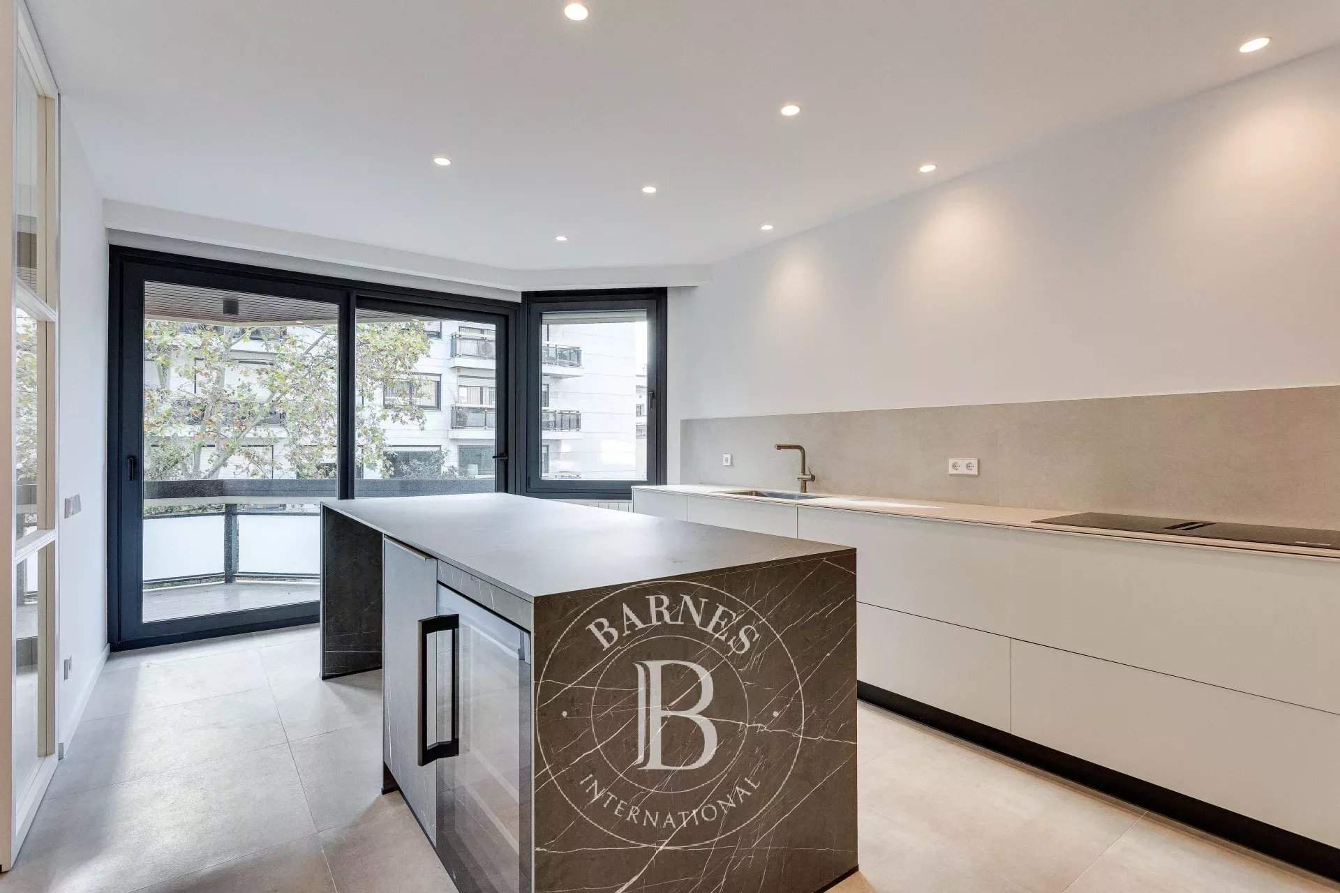 Barcelona  - Apartment 4 Bedrooms - picture 17