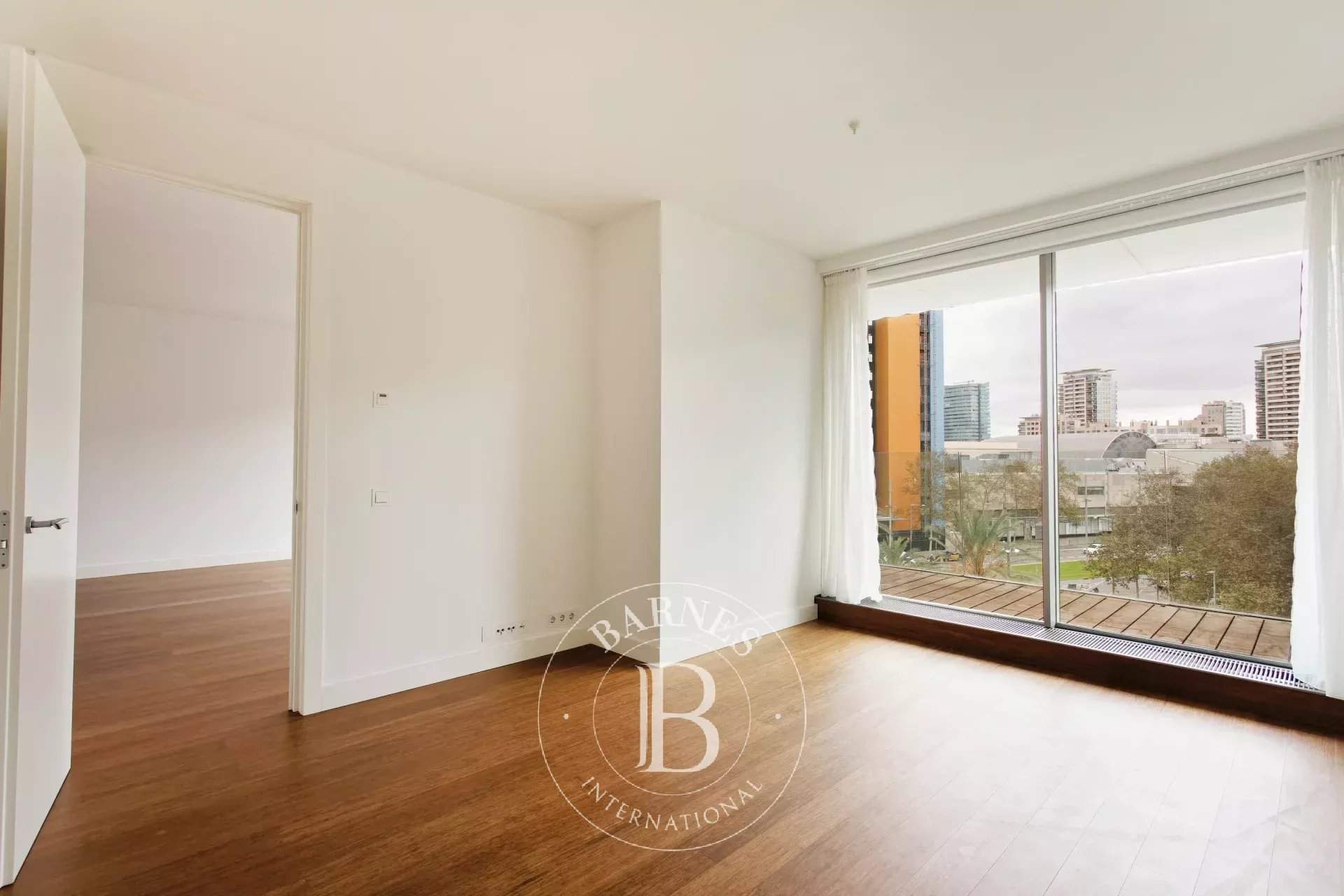 Barcelona  - Piso  - picture 12