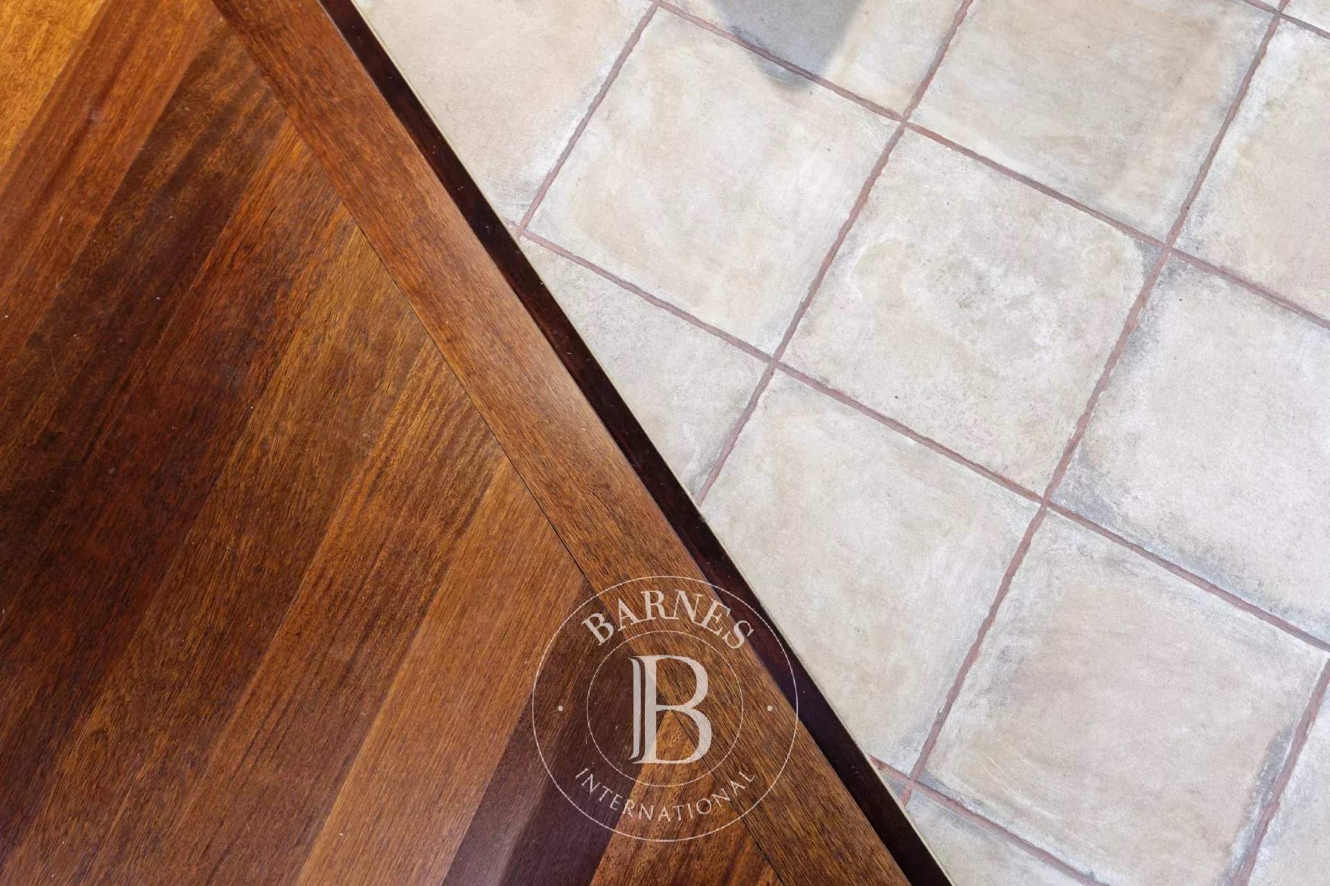 Barcelona  - Piso  - picture 9