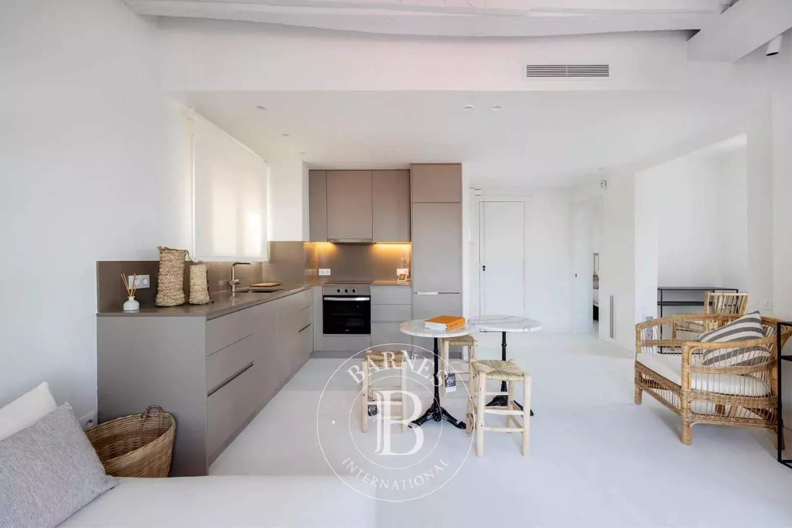 Barcelona  - Piso  - picture 8