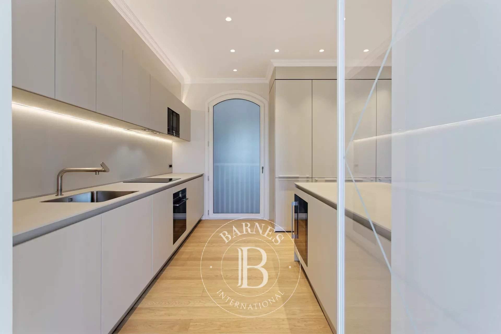 Barcelona  - Piso  - picture 11