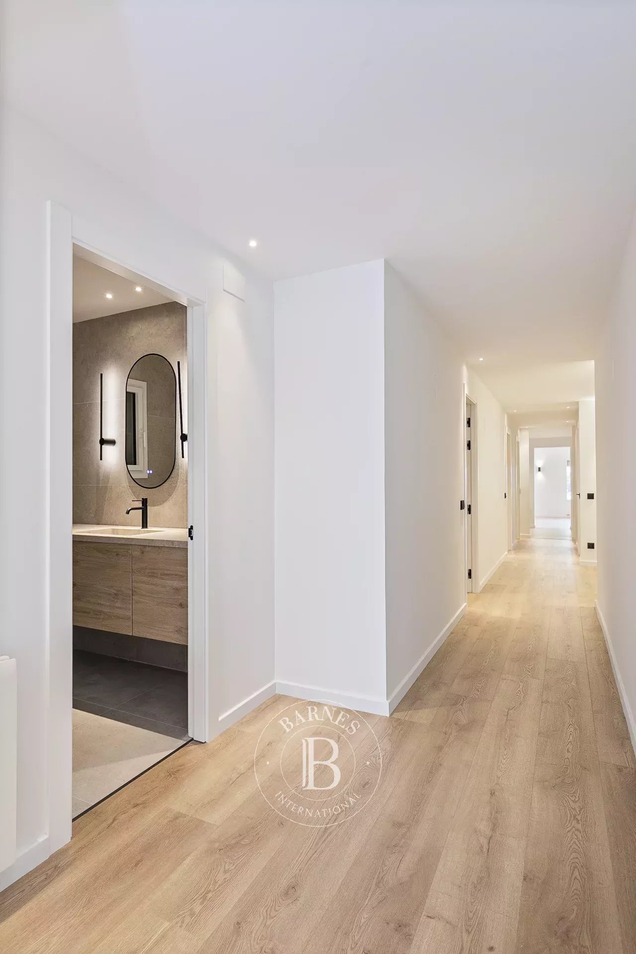 Barcelona  - Apartment 3 Bedrooms - picture 16