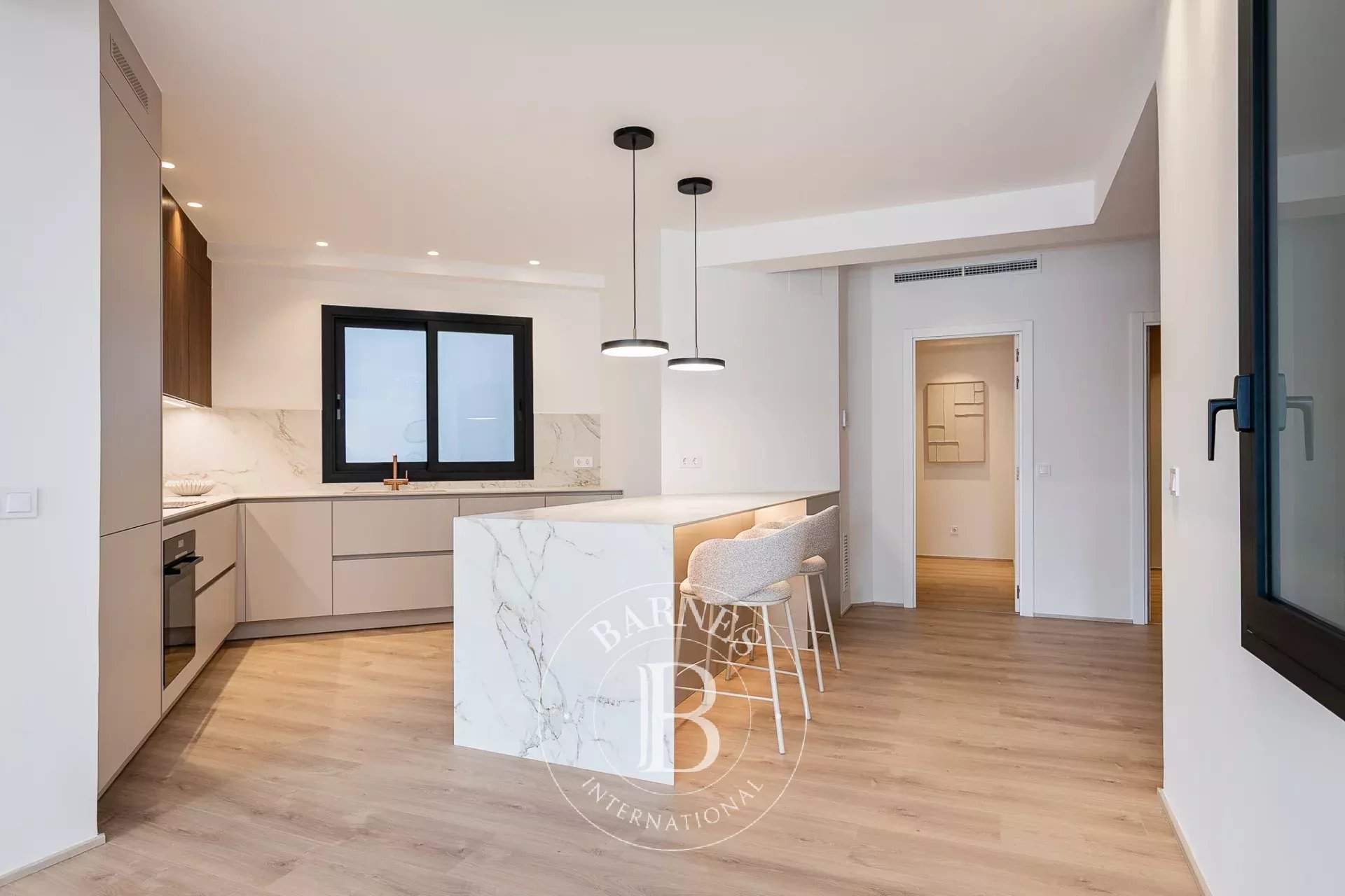 Barcelona  - Piso  - picture 16