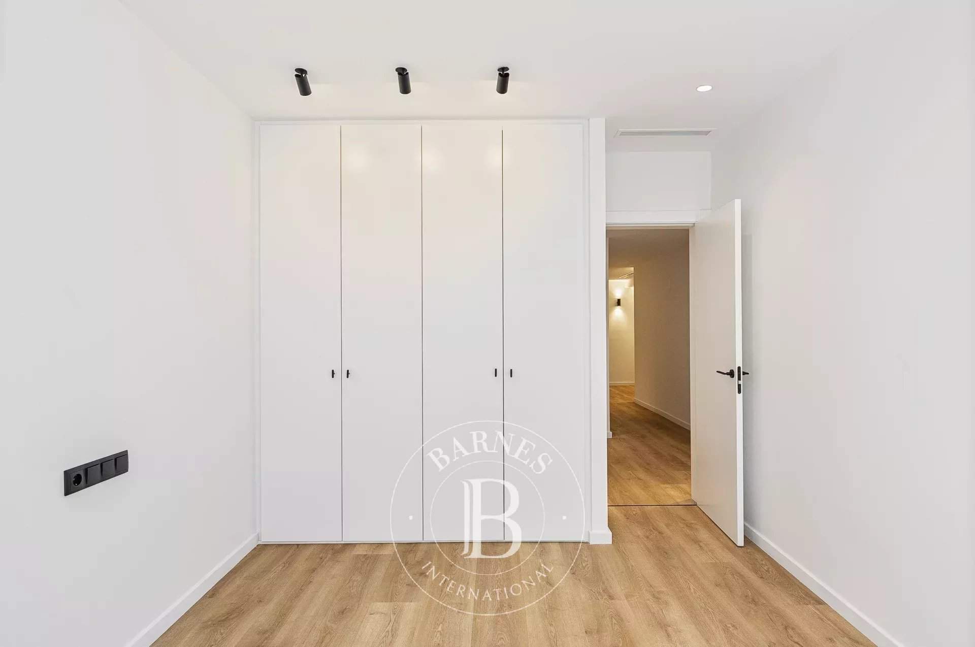 Barcelona  - Apartment 3 Bedrooms - picture 12