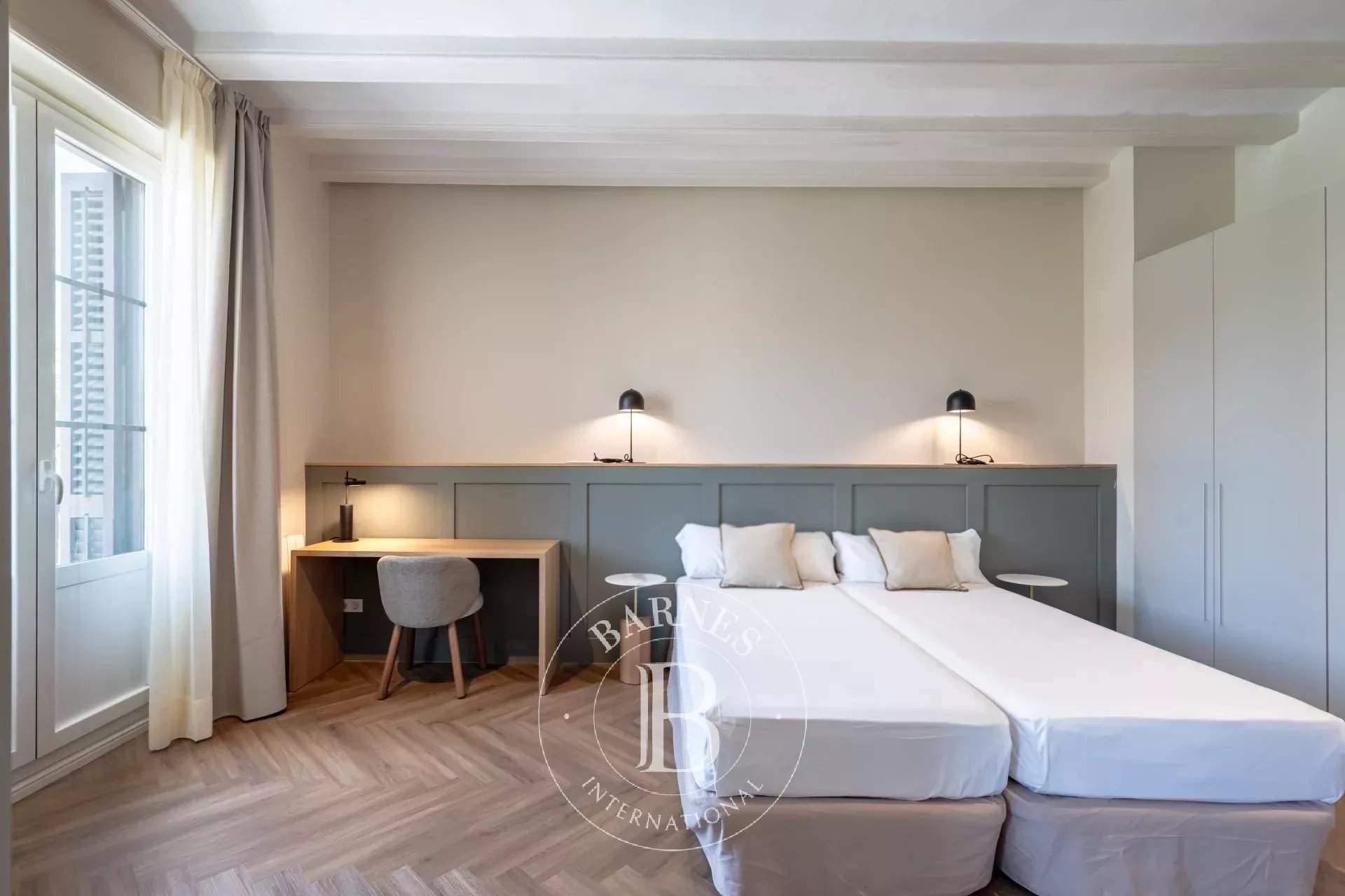 Barcelona  - Piso  - picture 13