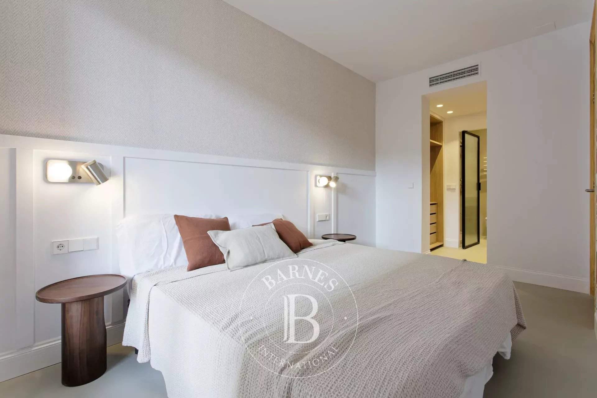 Barcelona  - Apartment 3 Bedrooms - picture 17