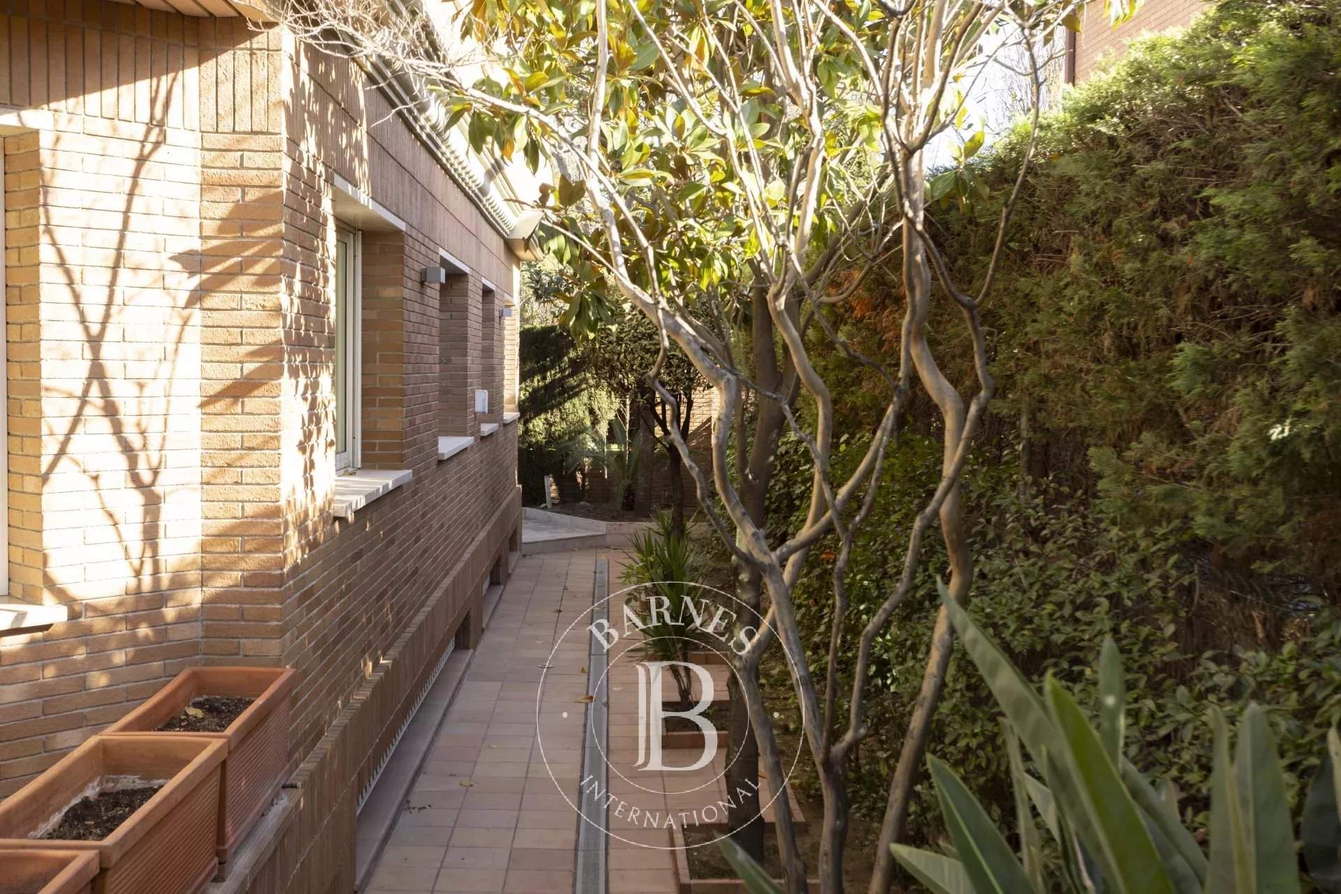 Sant Cugat del Vallés  - Chalet 6 Bedrooms - picture 20