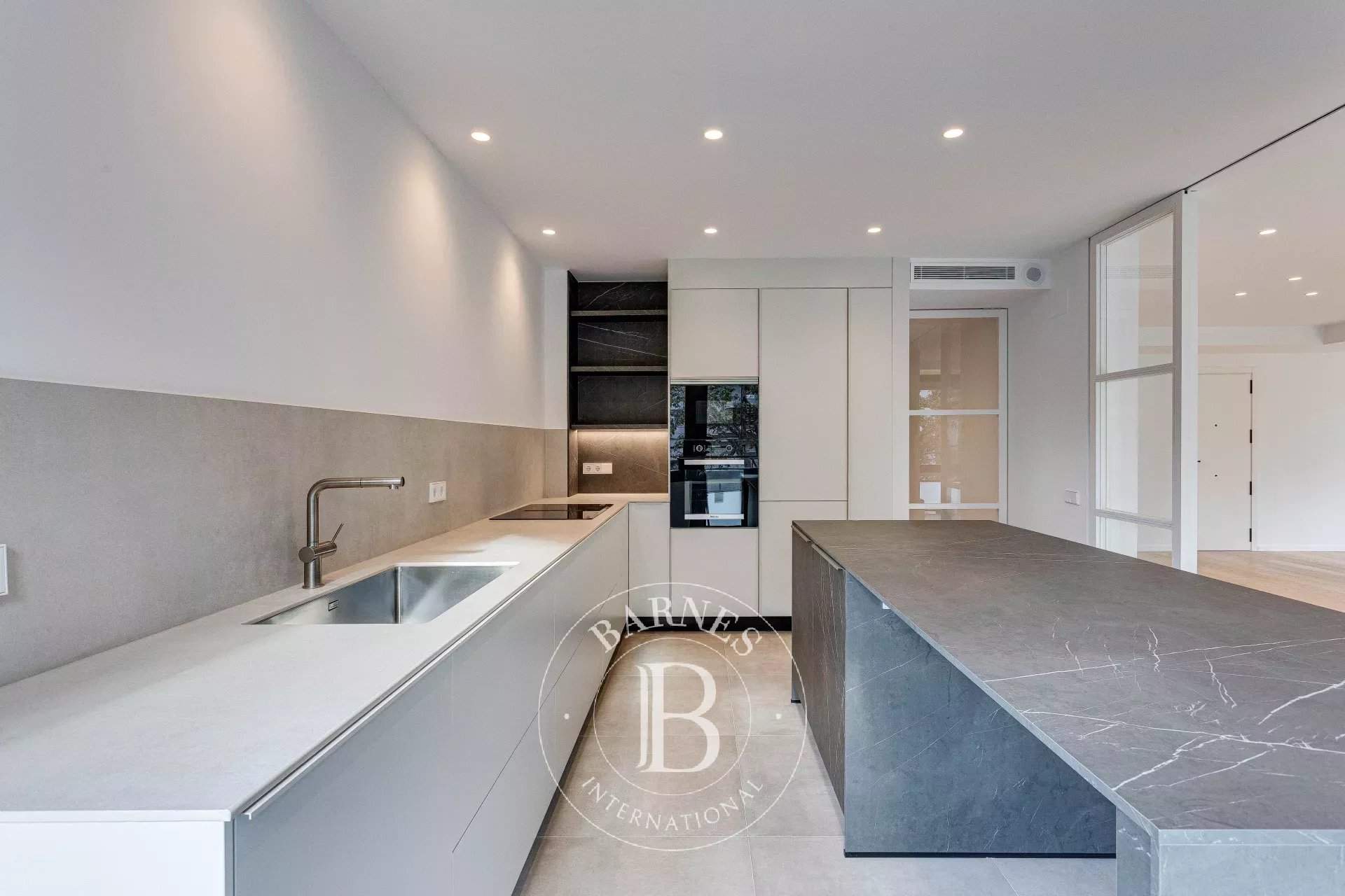 Barcelona  - Apartment 4 Bedrooms - picture 19