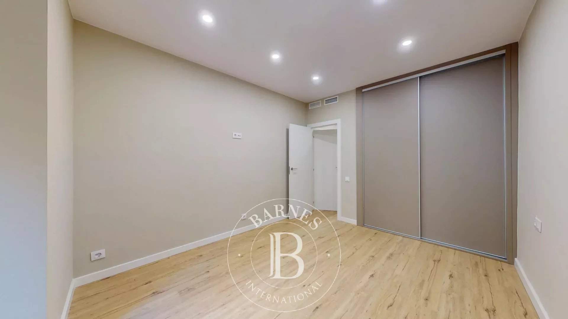 Barcelona  - Apartment 3 Bedrooms - picture 19