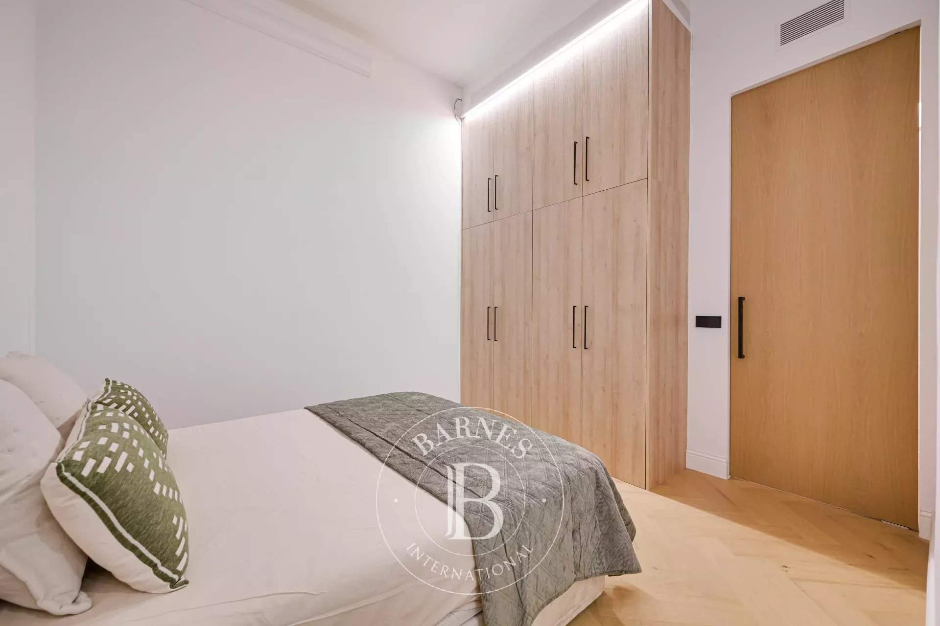 Barcelona  - Piso  - picture 20