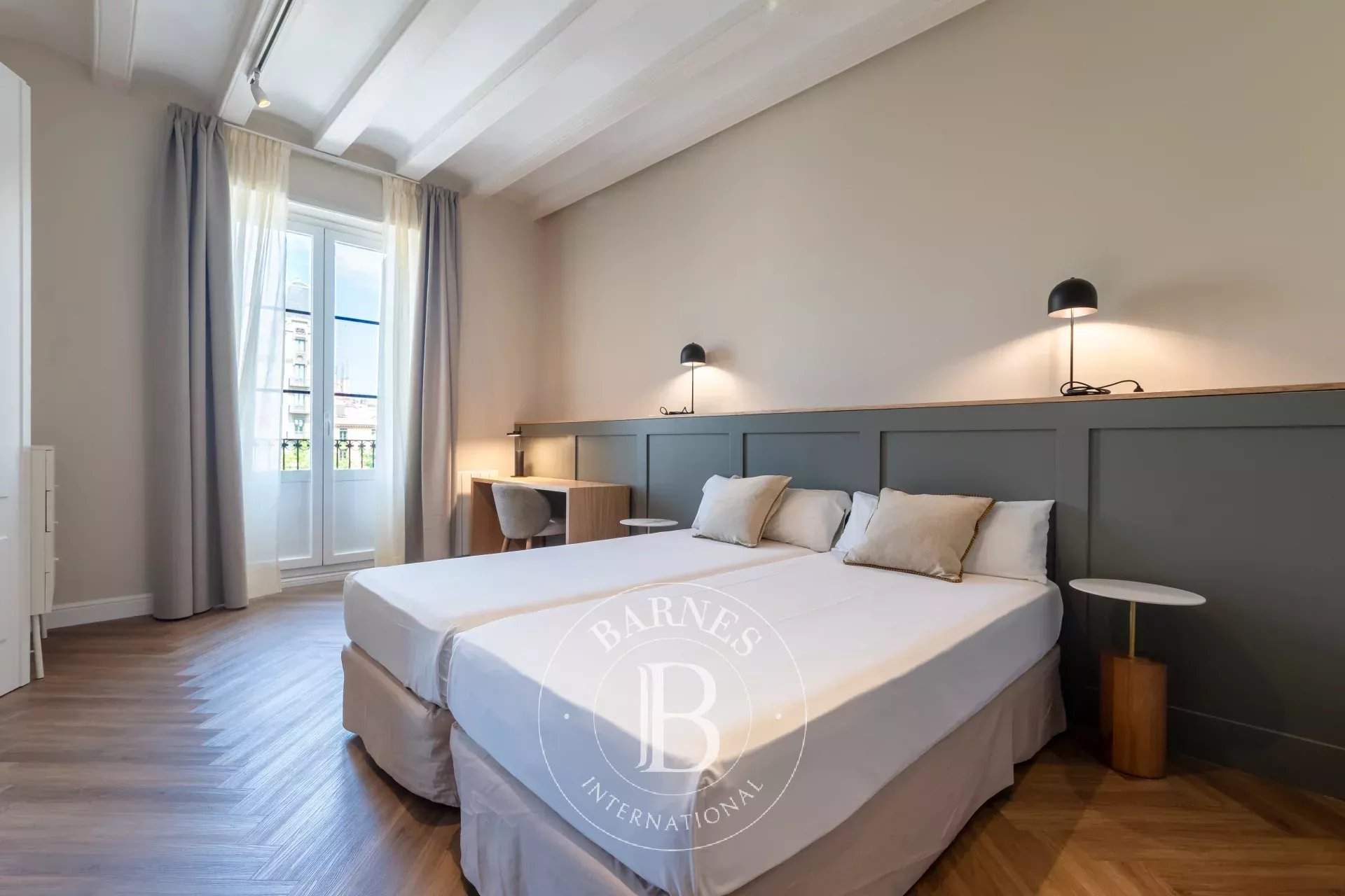 Barcelona  - Piso  - picture 12