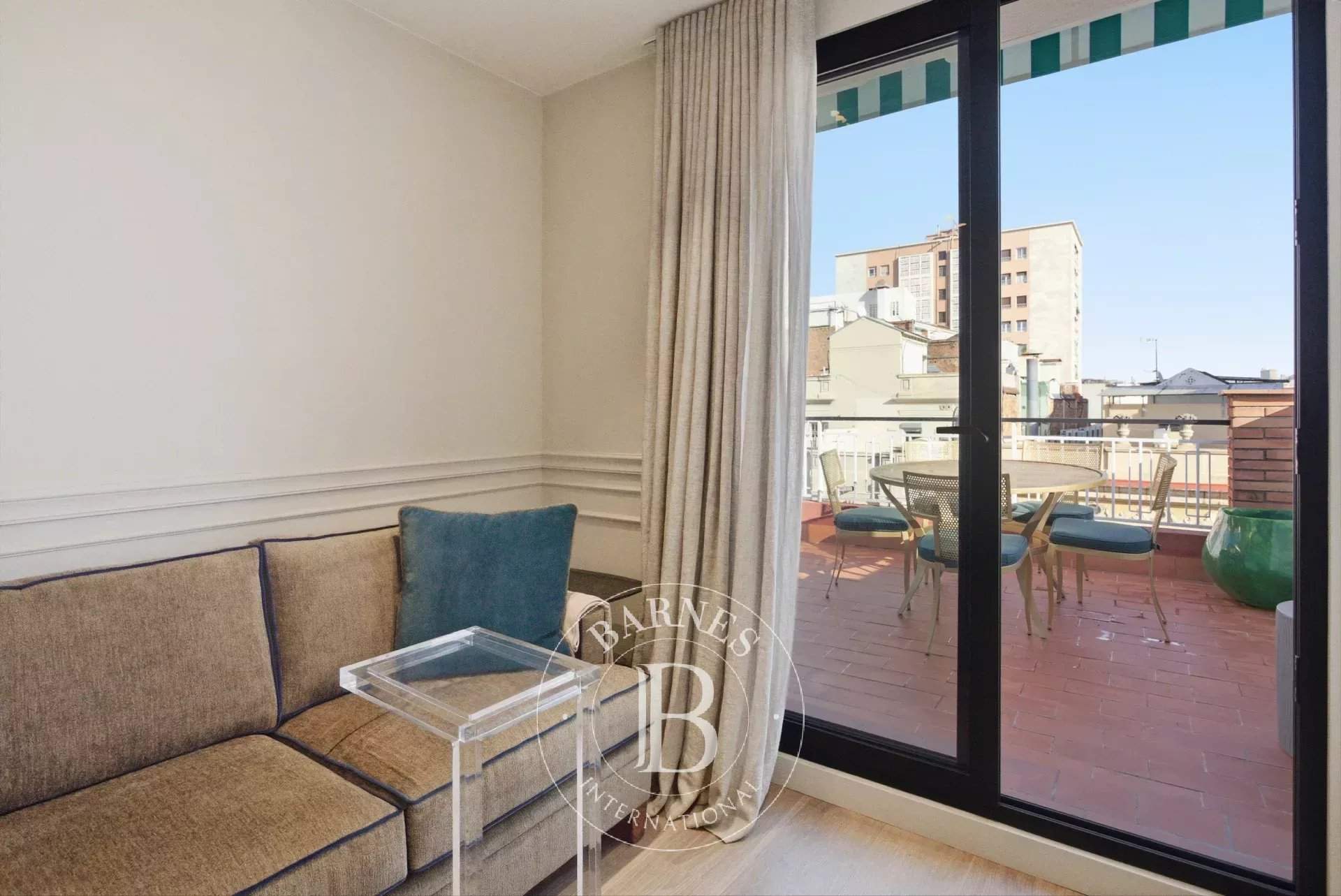 Barcelona  - Piso  - picture 14