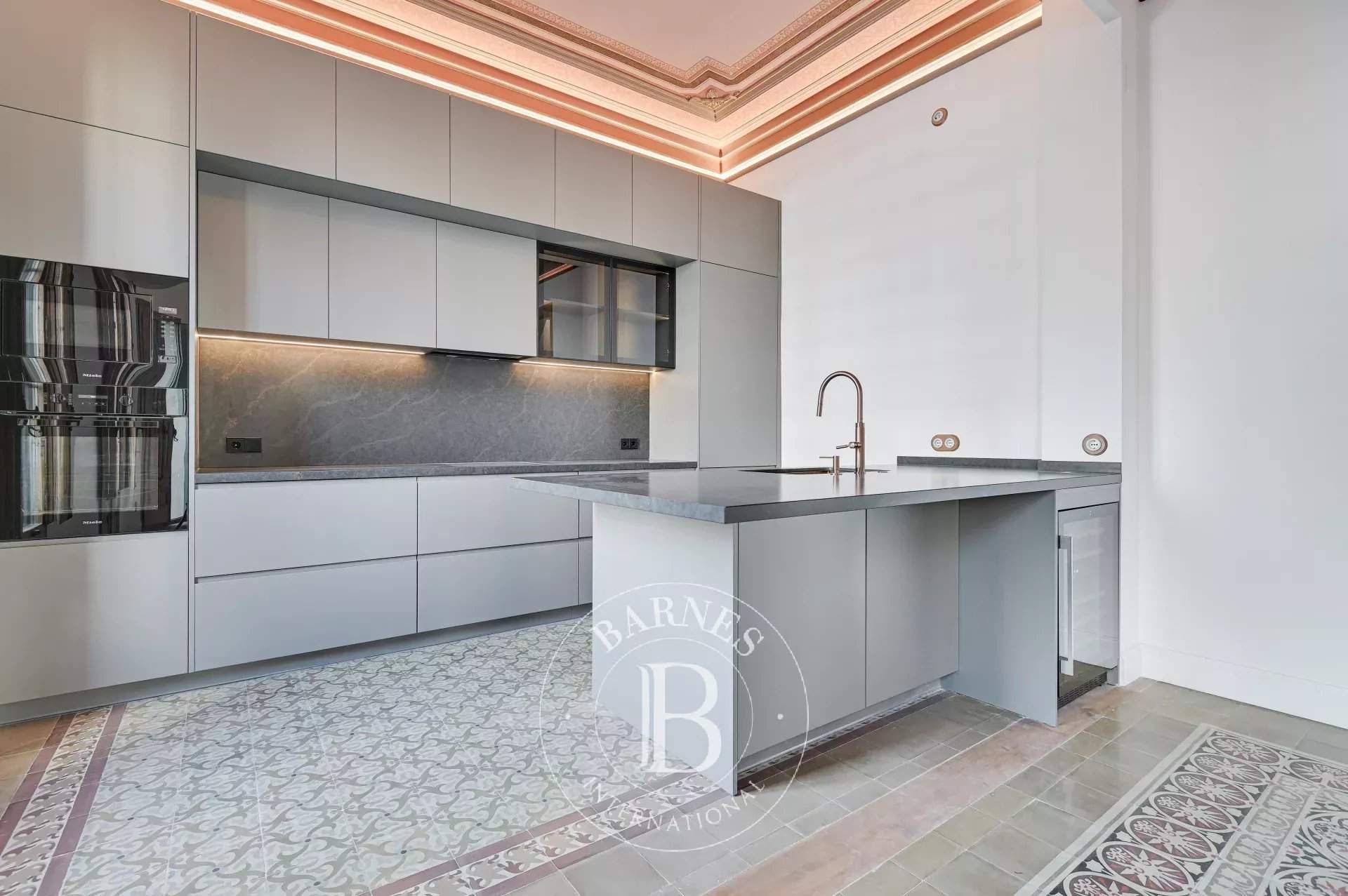 Barcelona  - Apartment 3 Bedrooms - picture 9