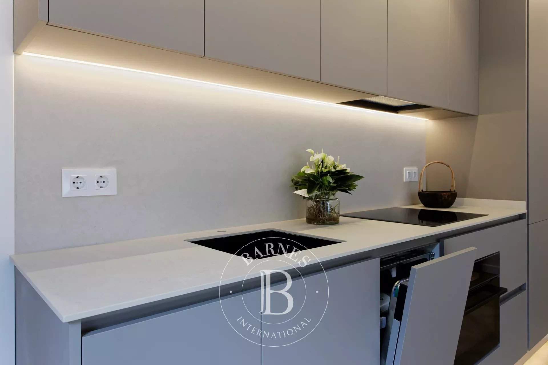 Barcelona  - Piso  - picture 8