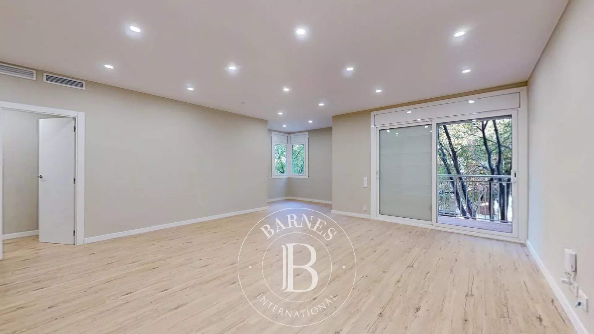 Barcelona  - Apartment 3 Bedrooms - picture 3