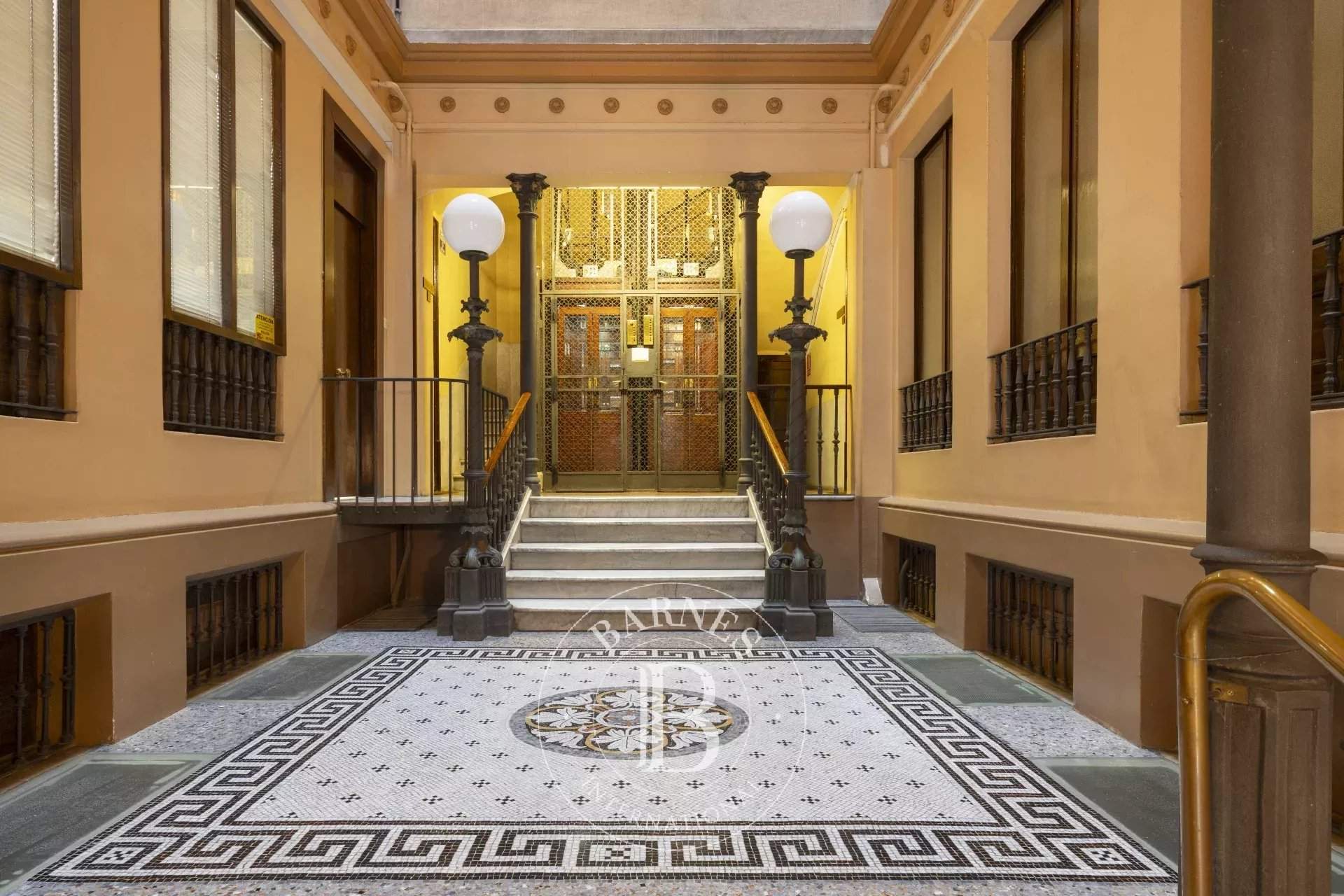 Barcelona  - Penthouse 3 Bedrooms - picture 3