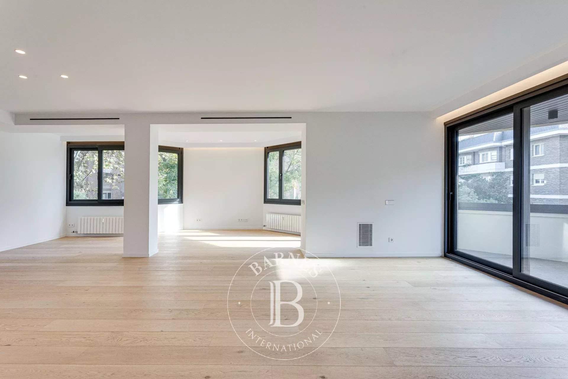 Barcelona  - Apartment 4 Bedrooms - picture 5