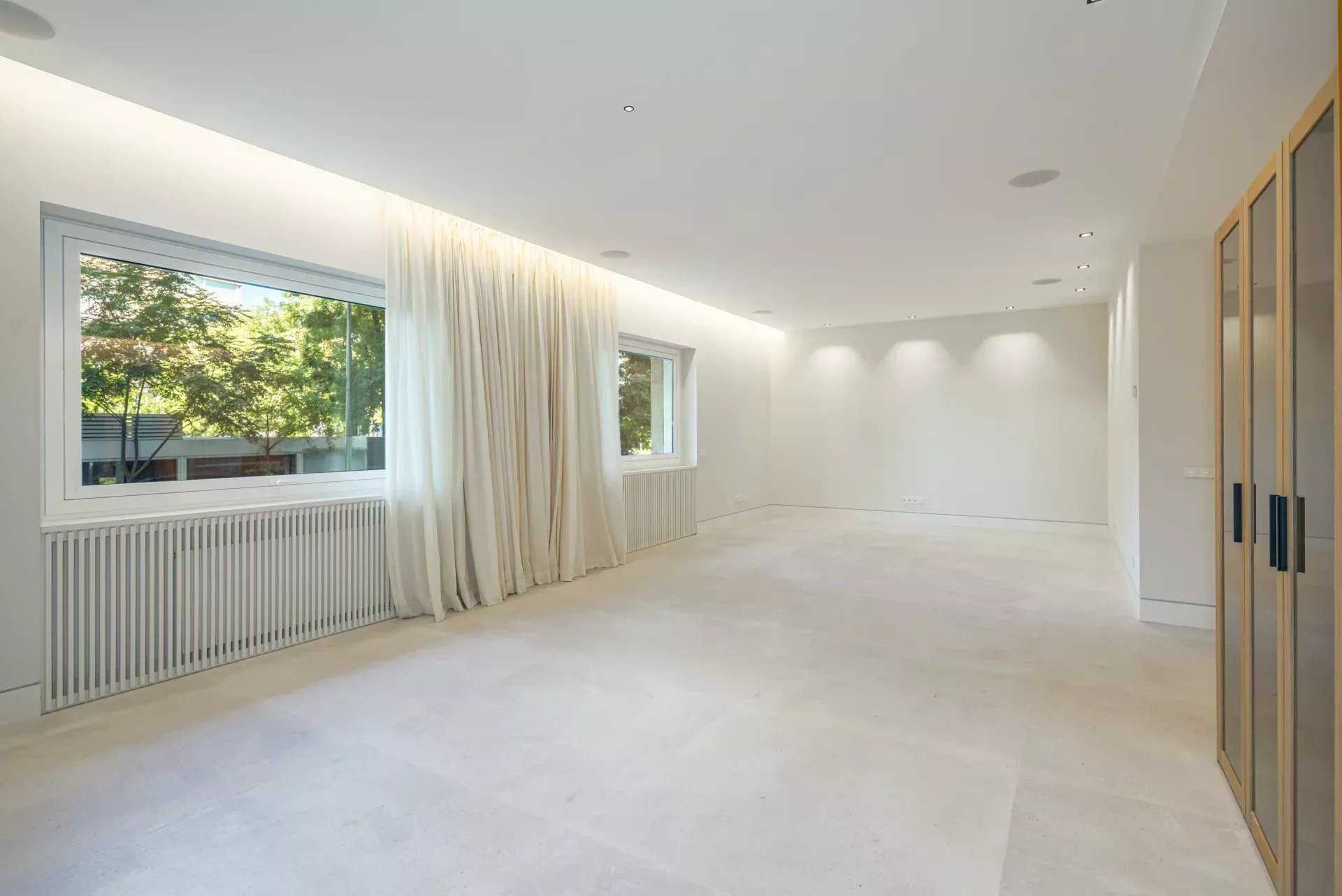 Madrid  - Apartment 4 Bedrooms