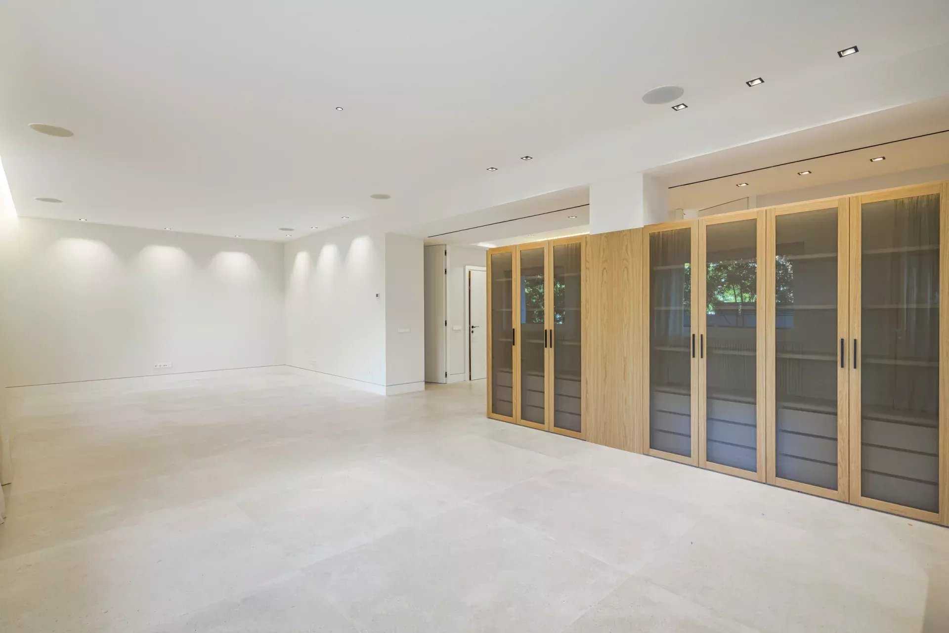 Madrid  - Apartment 4 Bedrooms