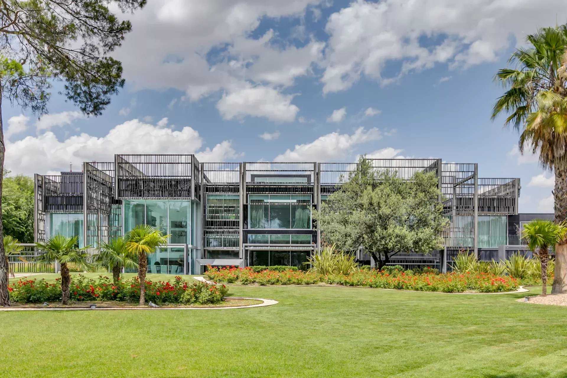 Madrid  - Villa 8 Bedrooms