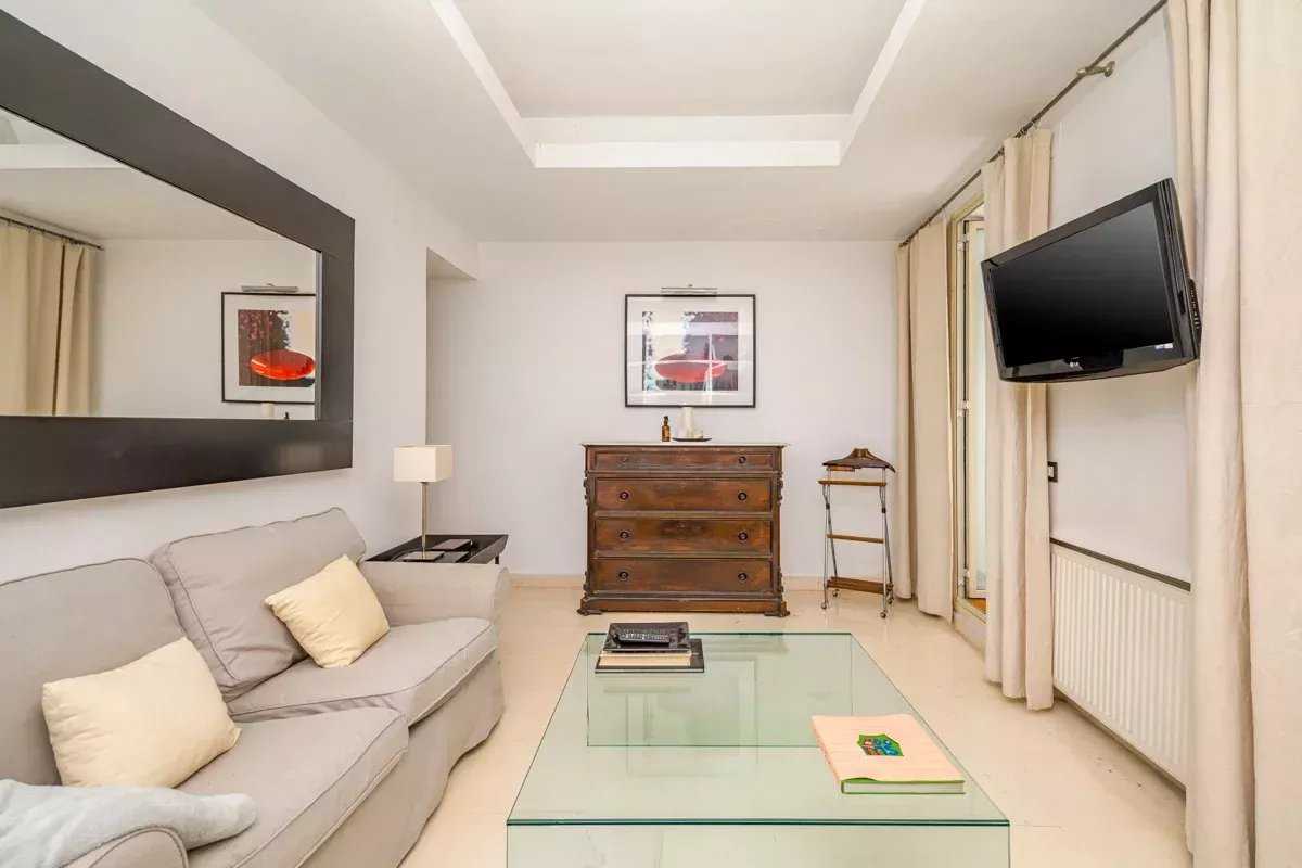 Madrid  - Piso 4 Cuartos, 1 Habitacion