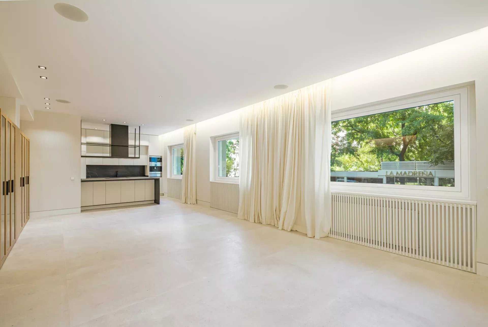 Madrid  - Apartment 4 Bedrooms