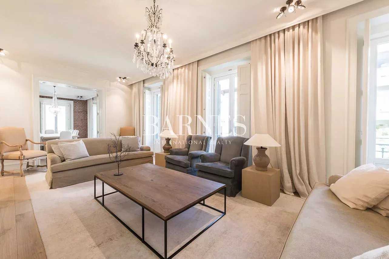 Madrid  - Apartment 6 Bedrooms