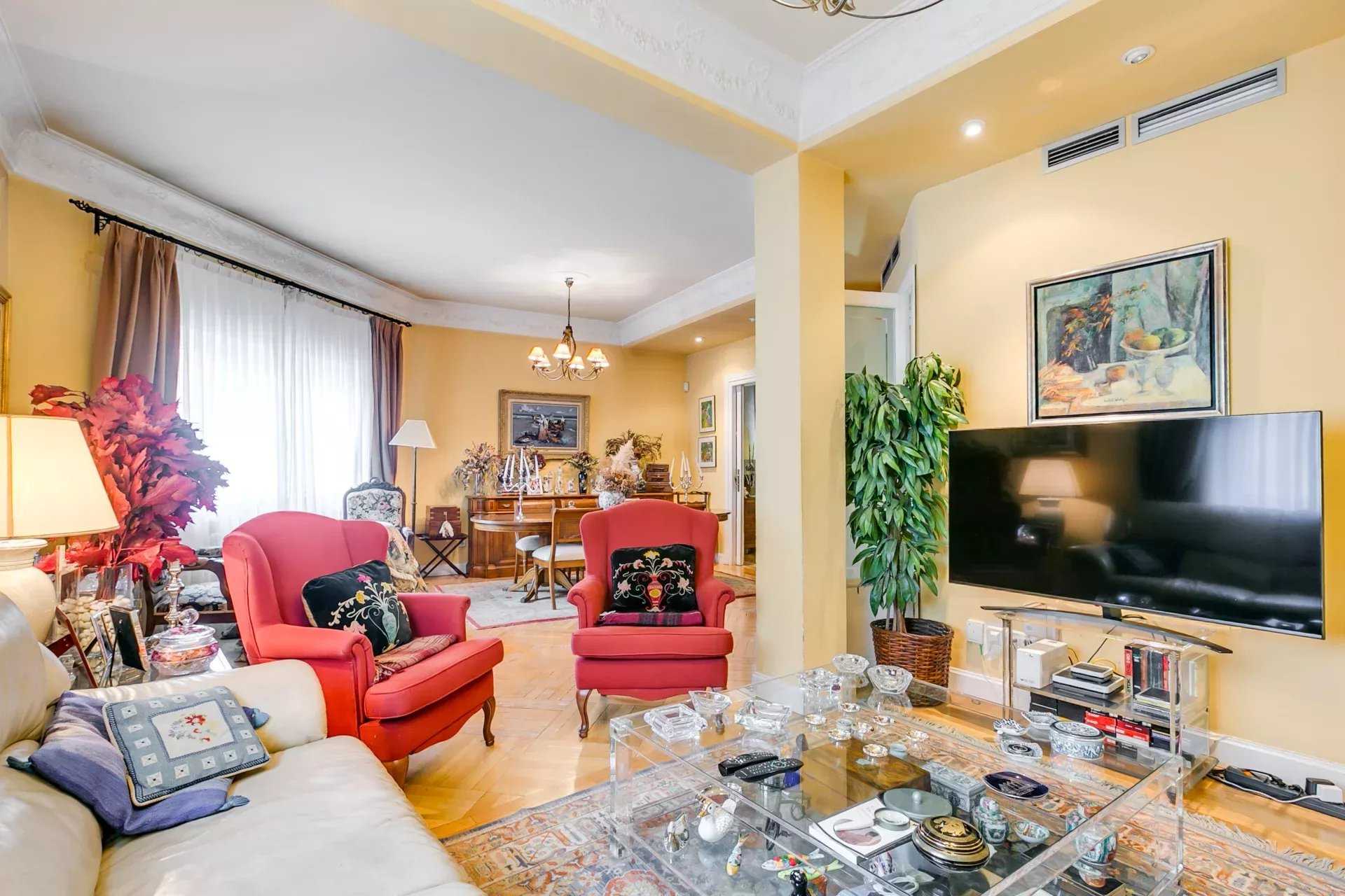 Madrid  - Apartment 5 Bedrooms