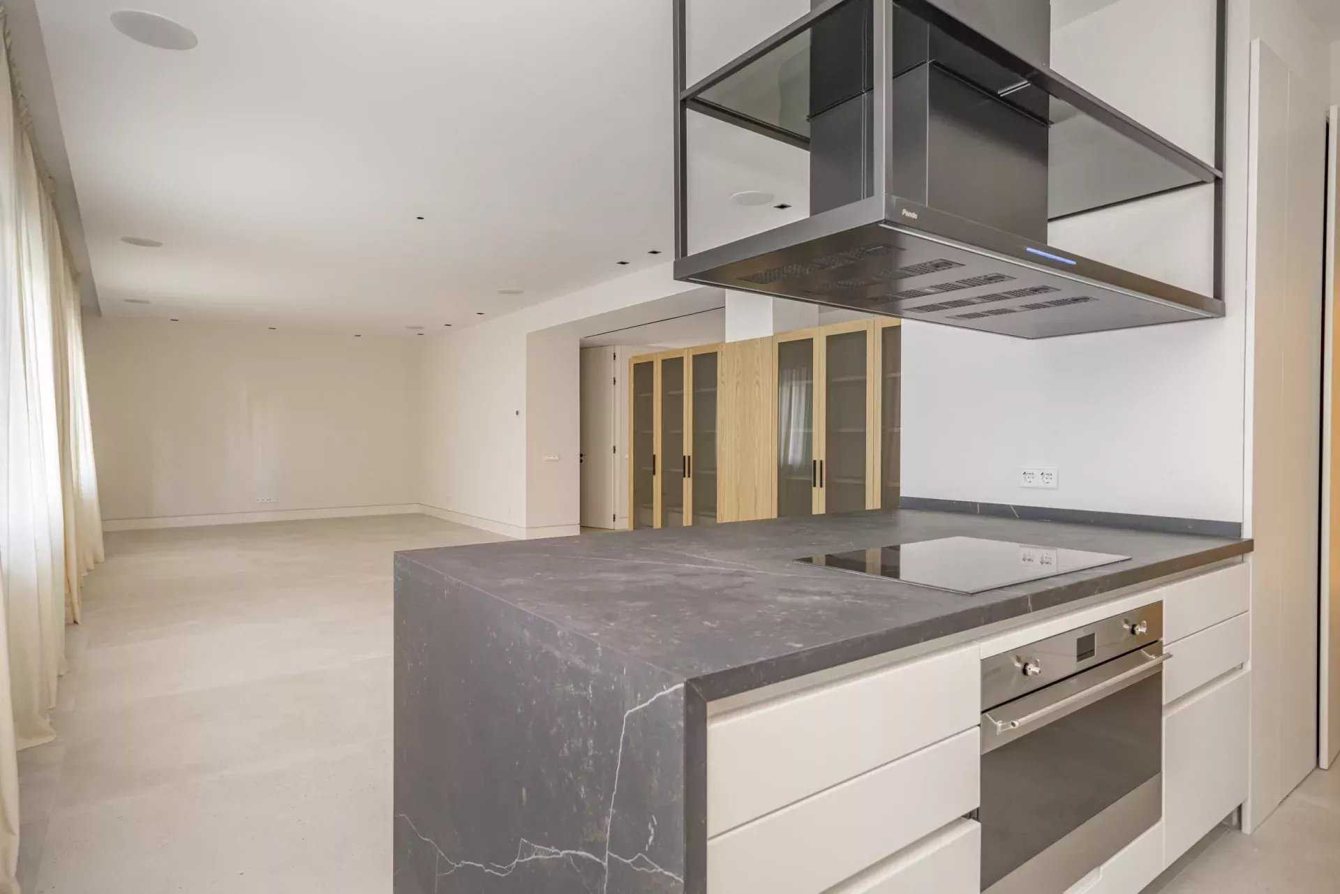 Madrid  - Apartment 4 Bedrooms