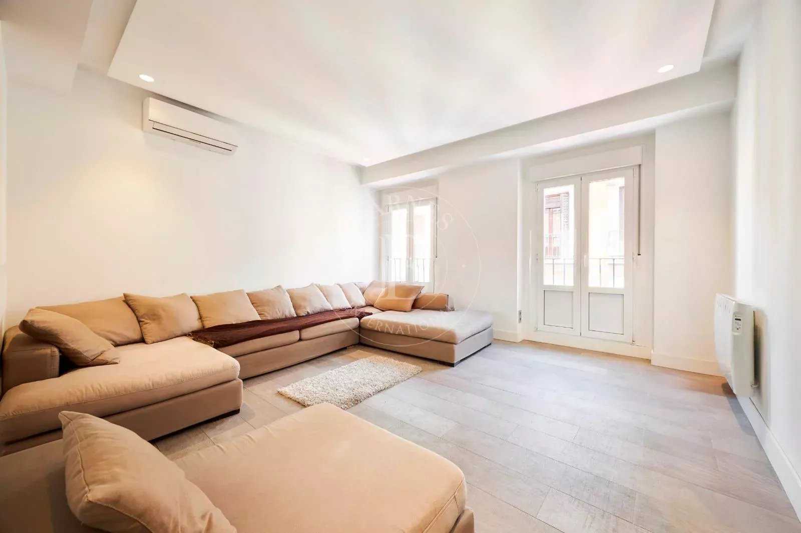 Madrid  - Apartment 4 Bedrooms