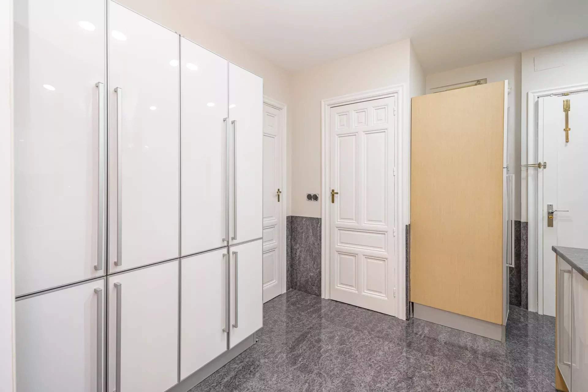 Madrid  - Apartment 4 Bedrooms - picture 15