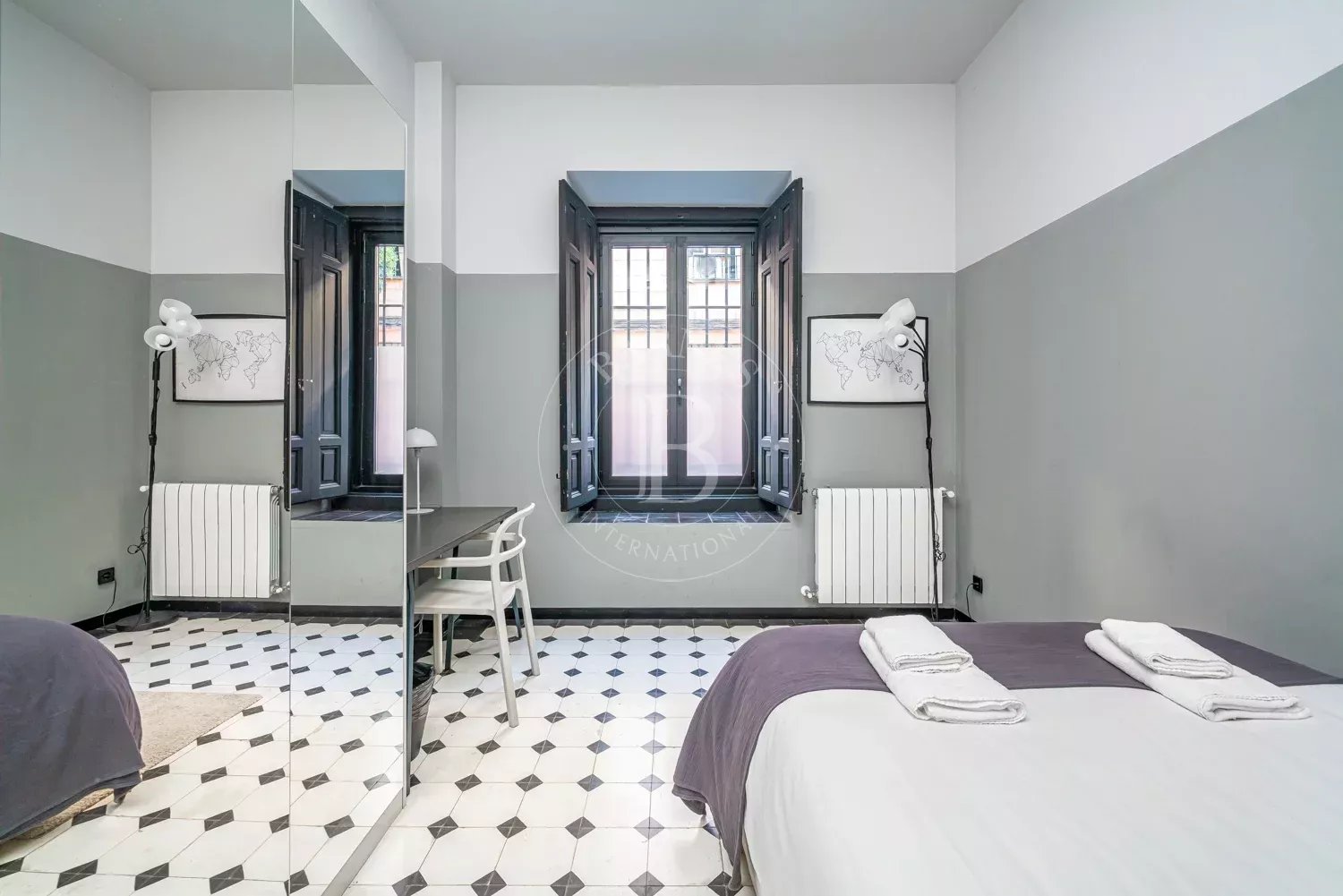 Madrid  - Apartment 5 Bedrooms - picture 1