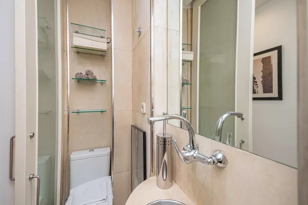 Madrid  - Piso 4 Cuartos, 1 Habitacion - picture 15