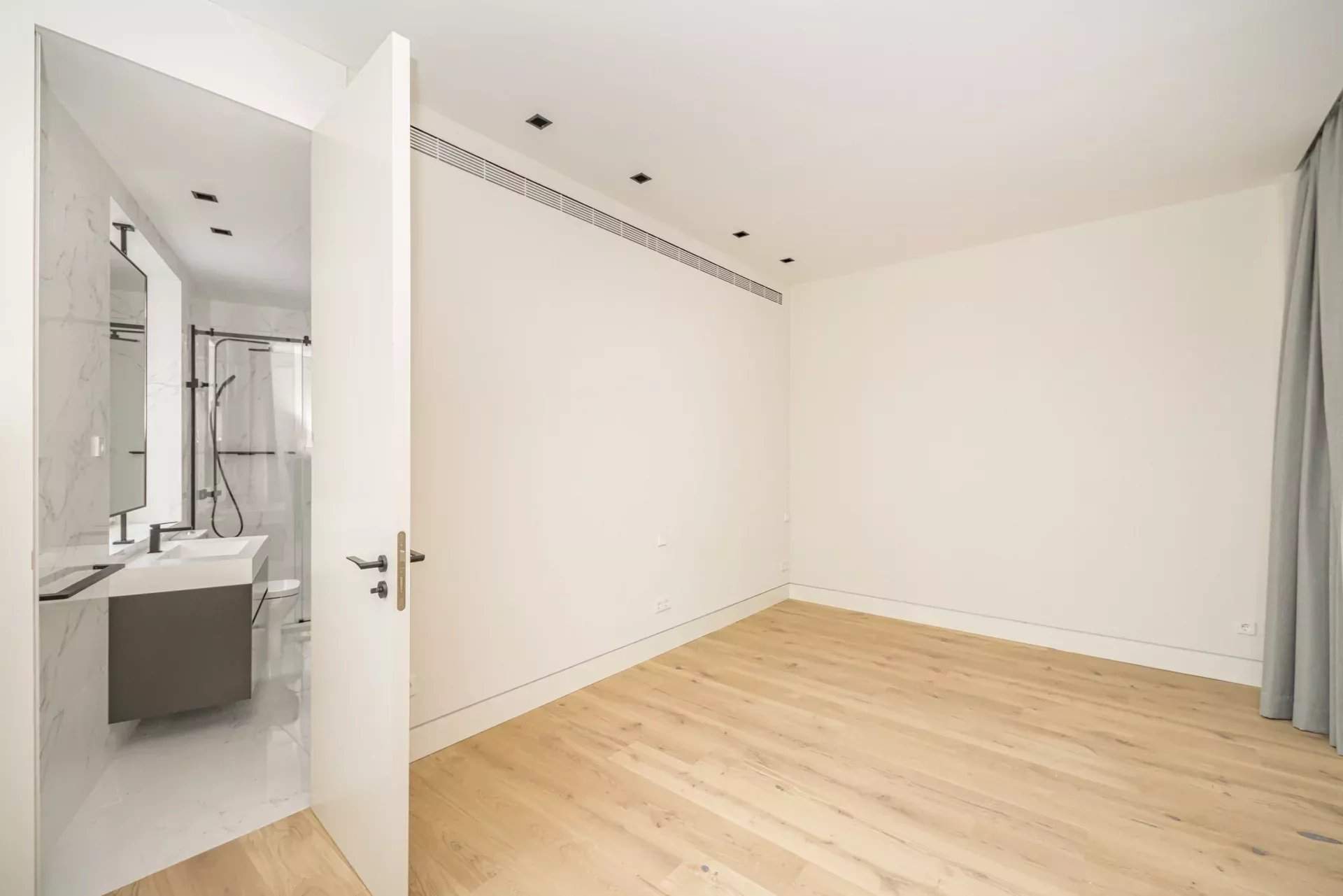 Madrid  - Apartment 4 Bedrooms - picture 17