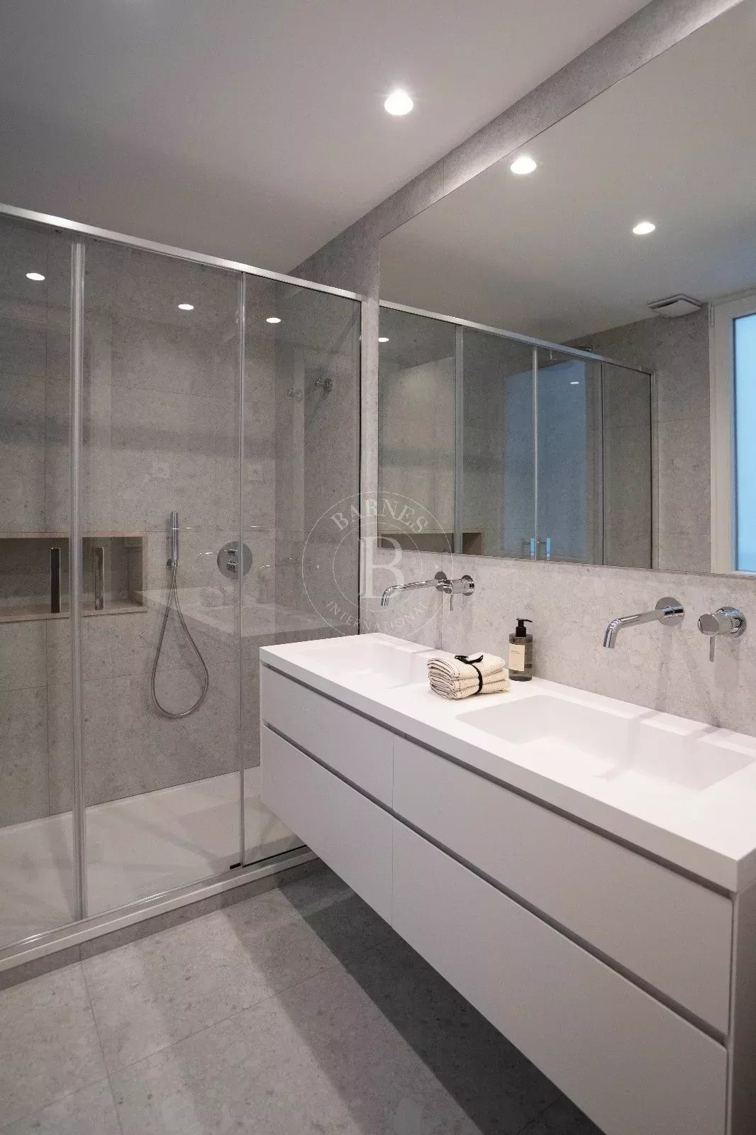 Madrid  - Apartment 3 Bedrooms - picture 12