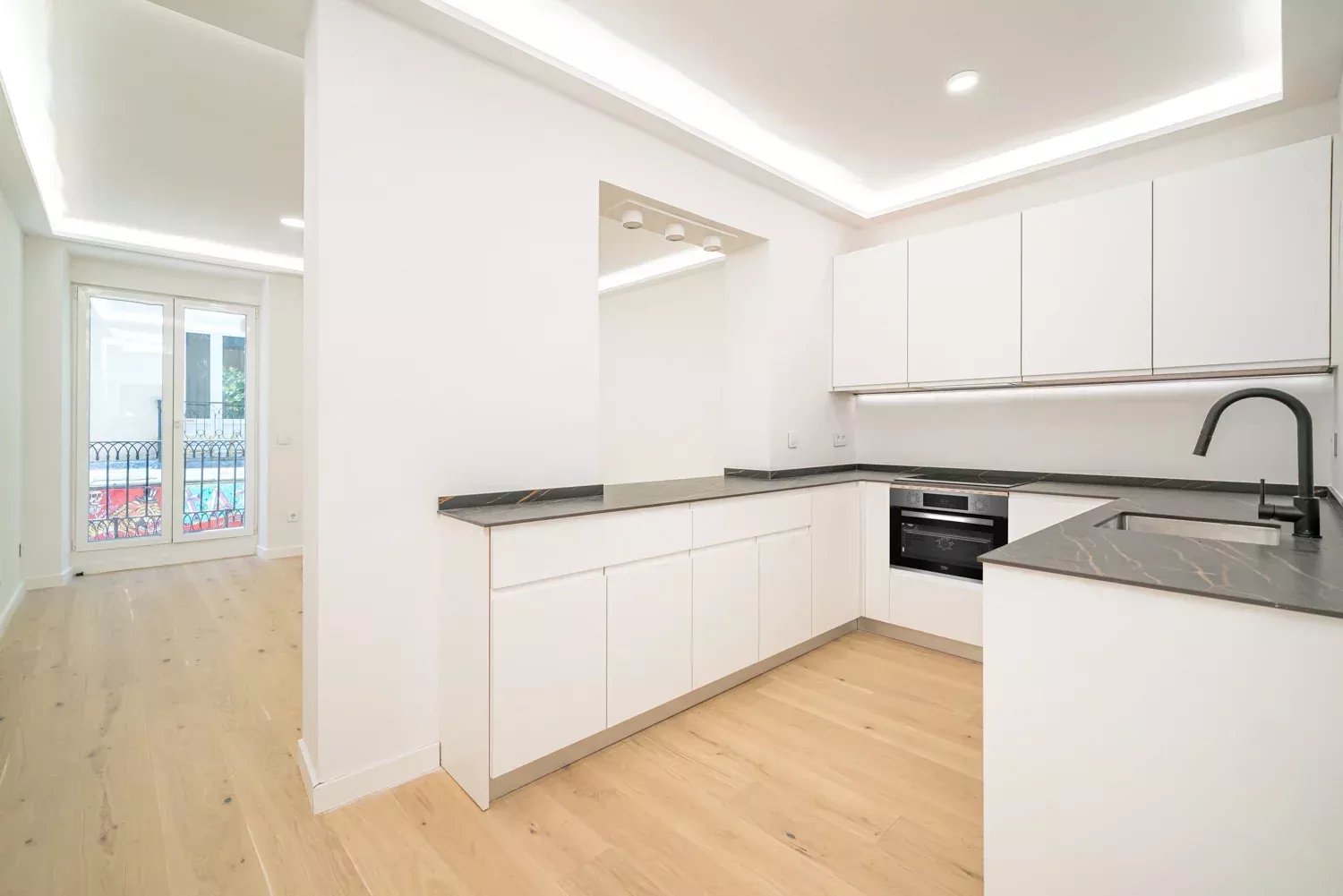 Madrid  - Apartment 2 Bedrooms - picture 8