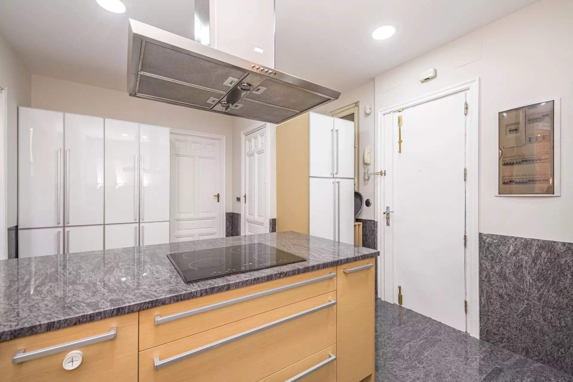 Madrid  - Apartment 4 Bedrooms - picture 20