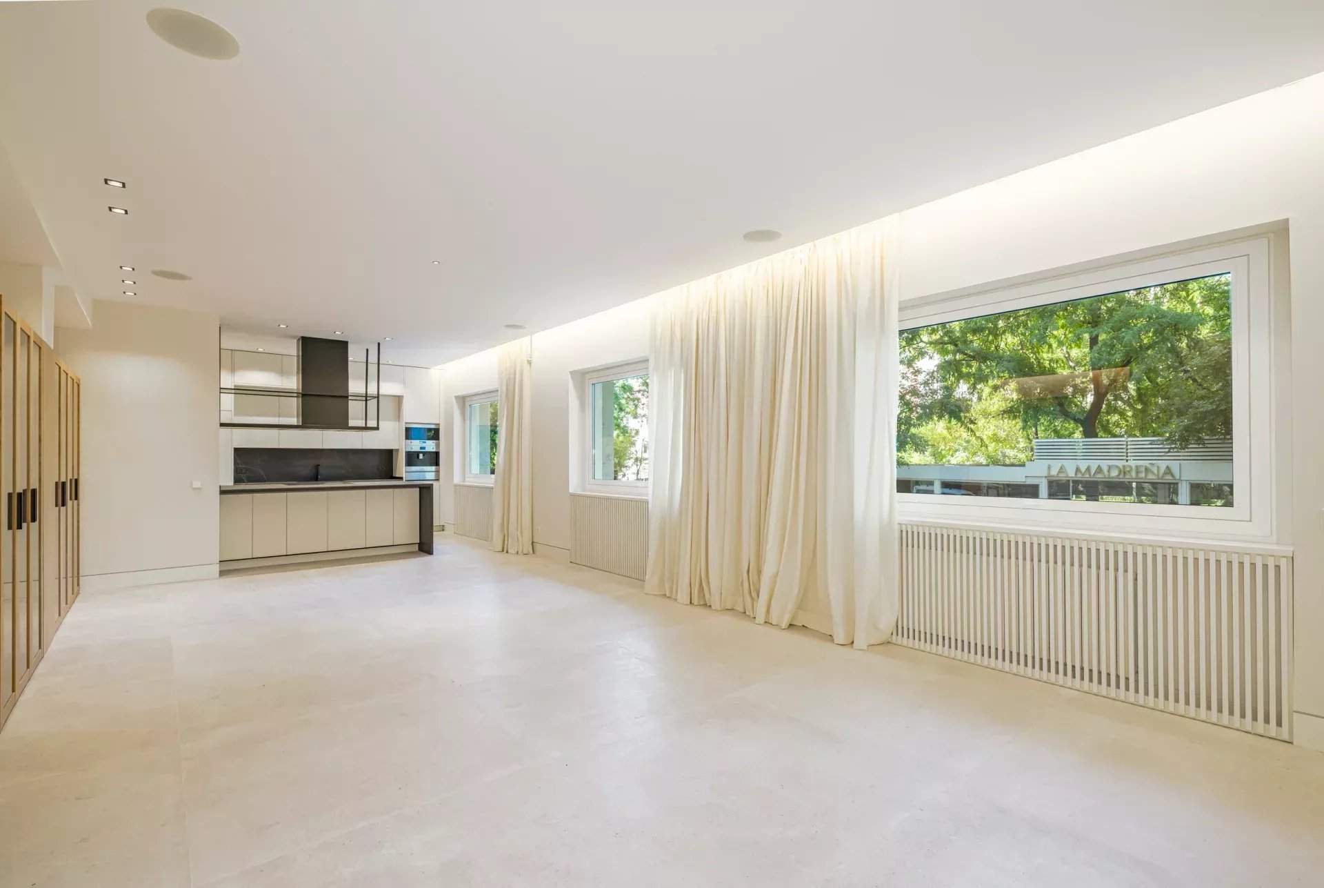 Madrid  - Apartment 4 Bedrooms - picture 1