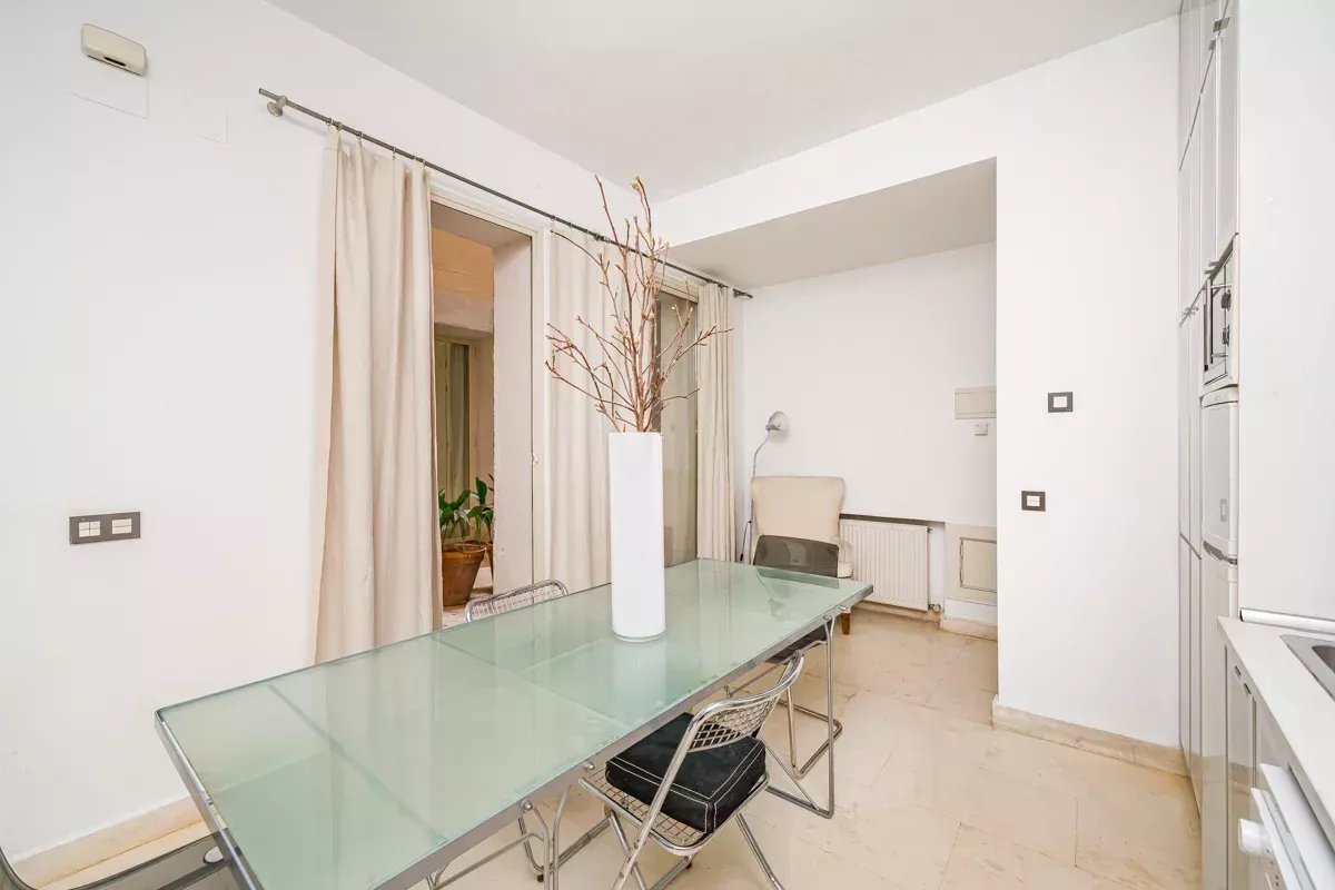 Madrid  - Piso 4 Cuartos, 1 Habitacion - picture 20