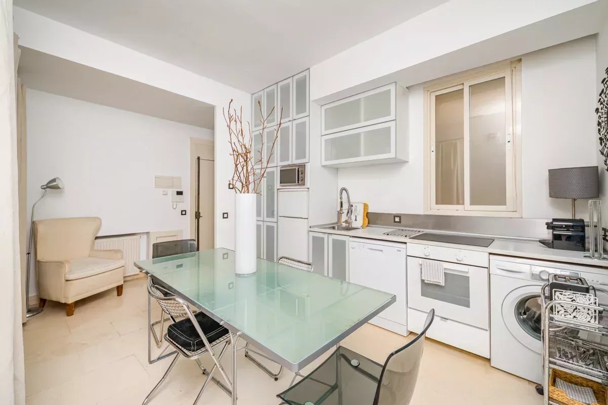 Madrid  - Piso 4 Cuartos, 1 Habitacion - picture 18