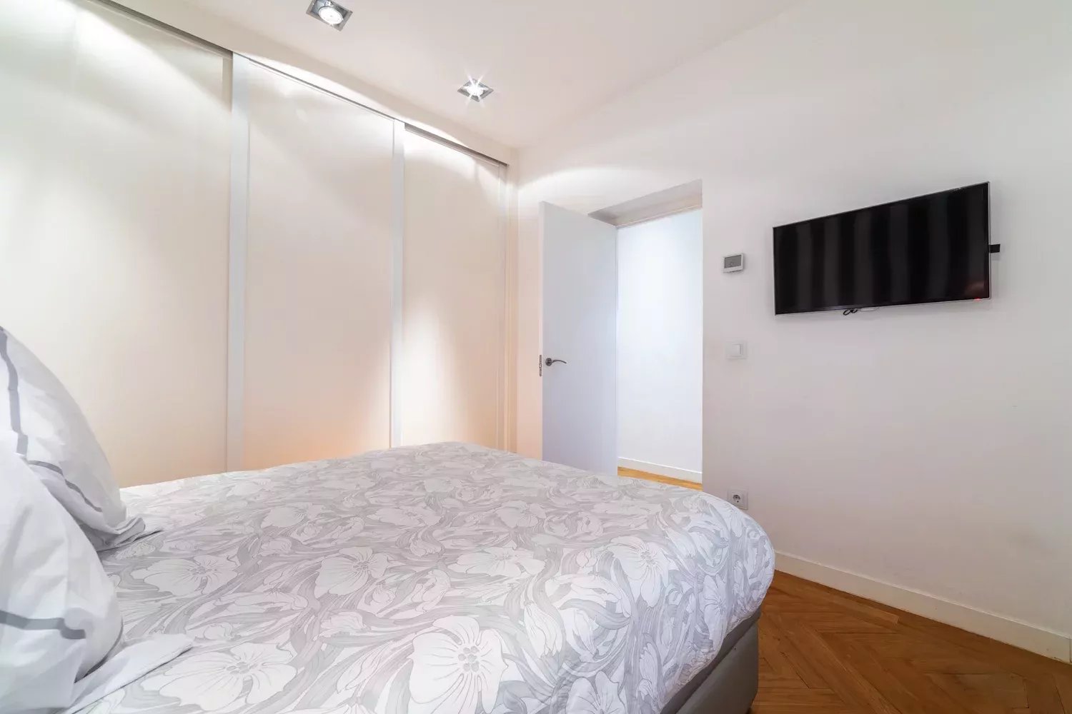 Madrid  - Apartment 3 Bedrooms - picture 7