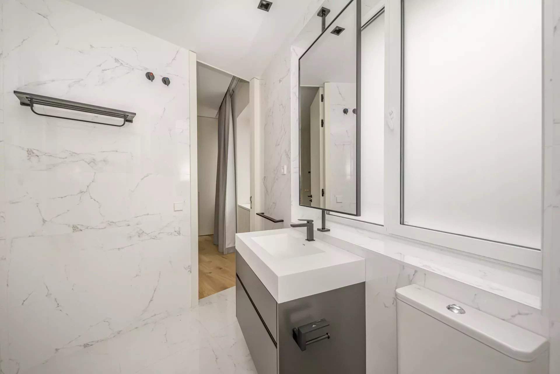 Madrid  - Apartment 4 Bedrooms - picture 16