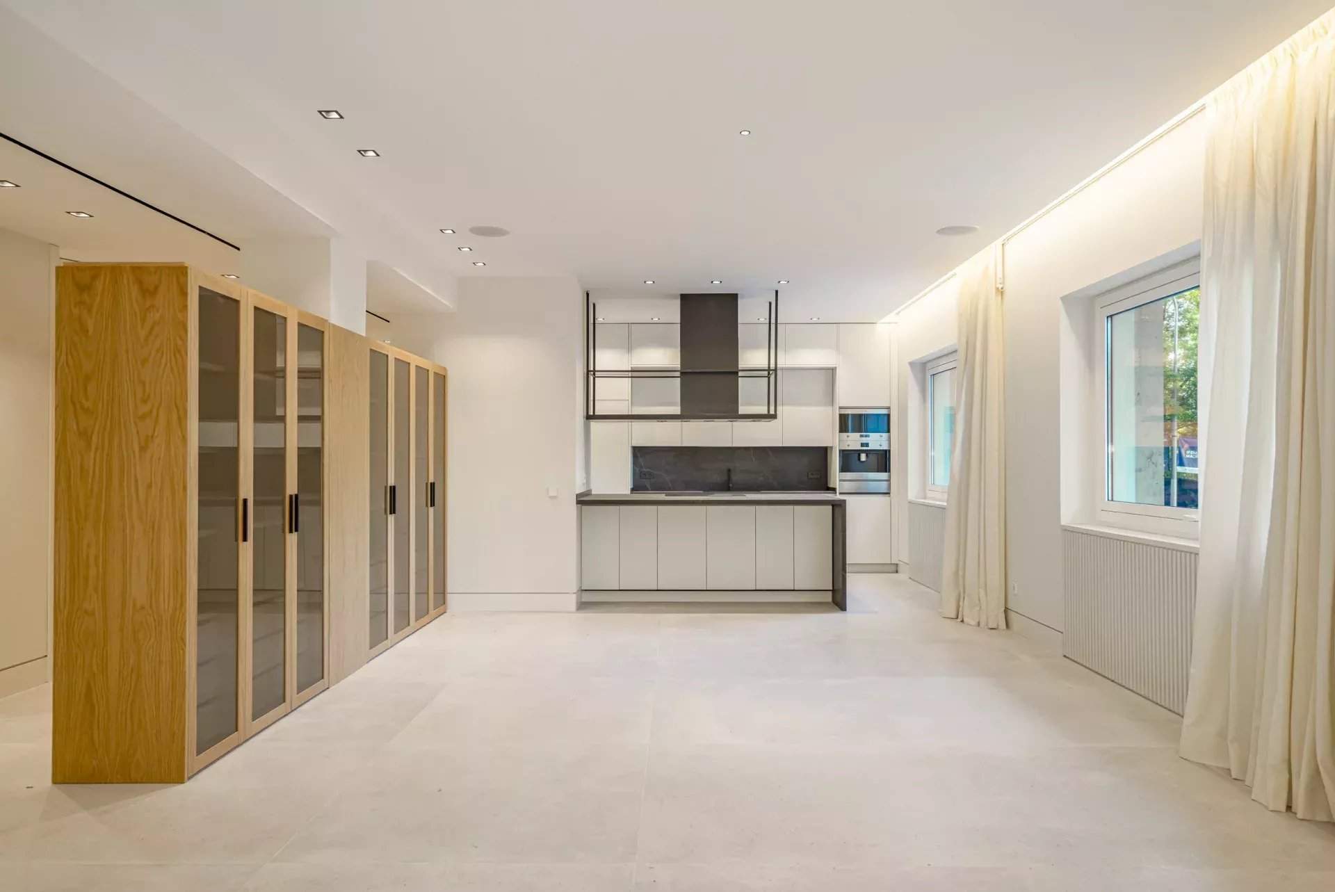 Madrid  - Apartment 4 Bedrooms - picture 3